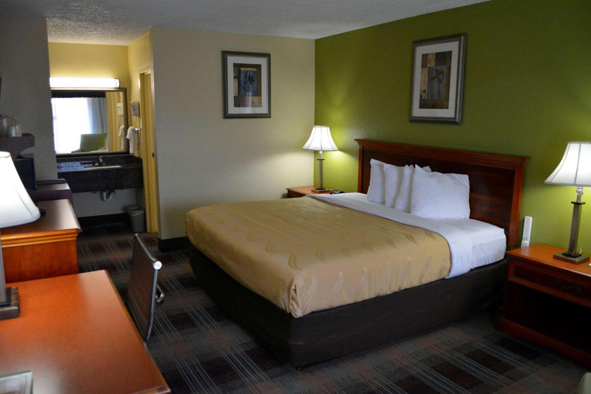 Quality Inn Savannah Midtown photo 3