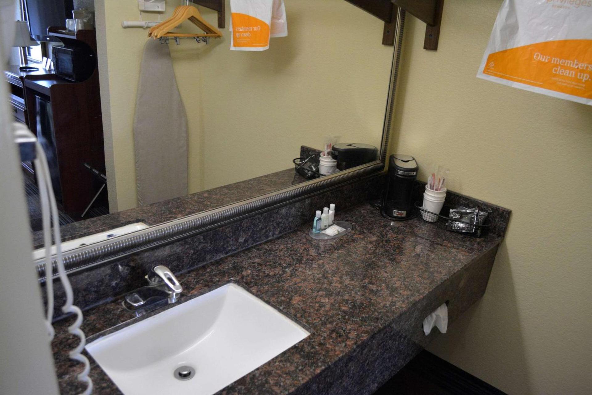 Quality Inn Savannah Midtown photo 23