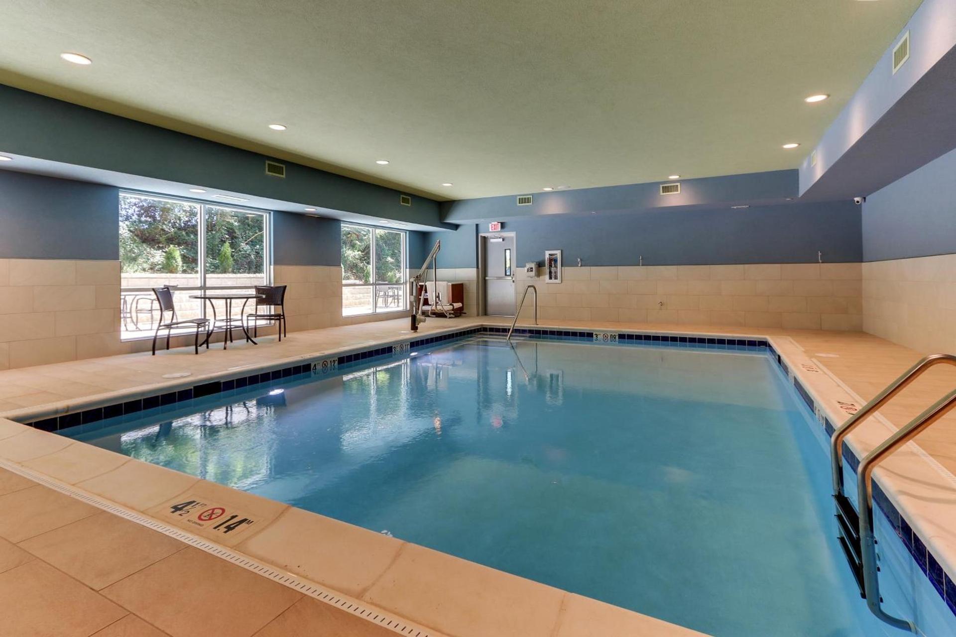 Holiday Inn Express & Suites - Roanoke – Civic Center photo 10