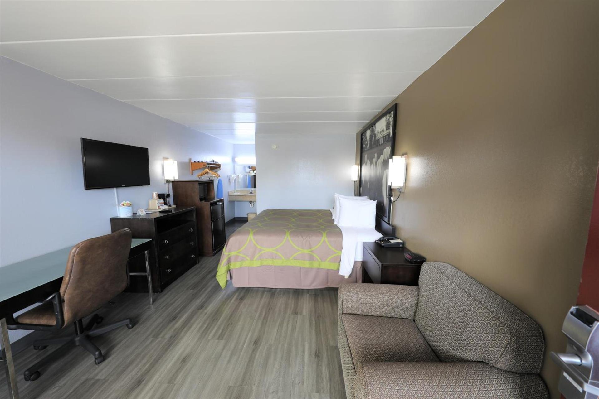 Super 8 by Wyndham Manassas photo 11