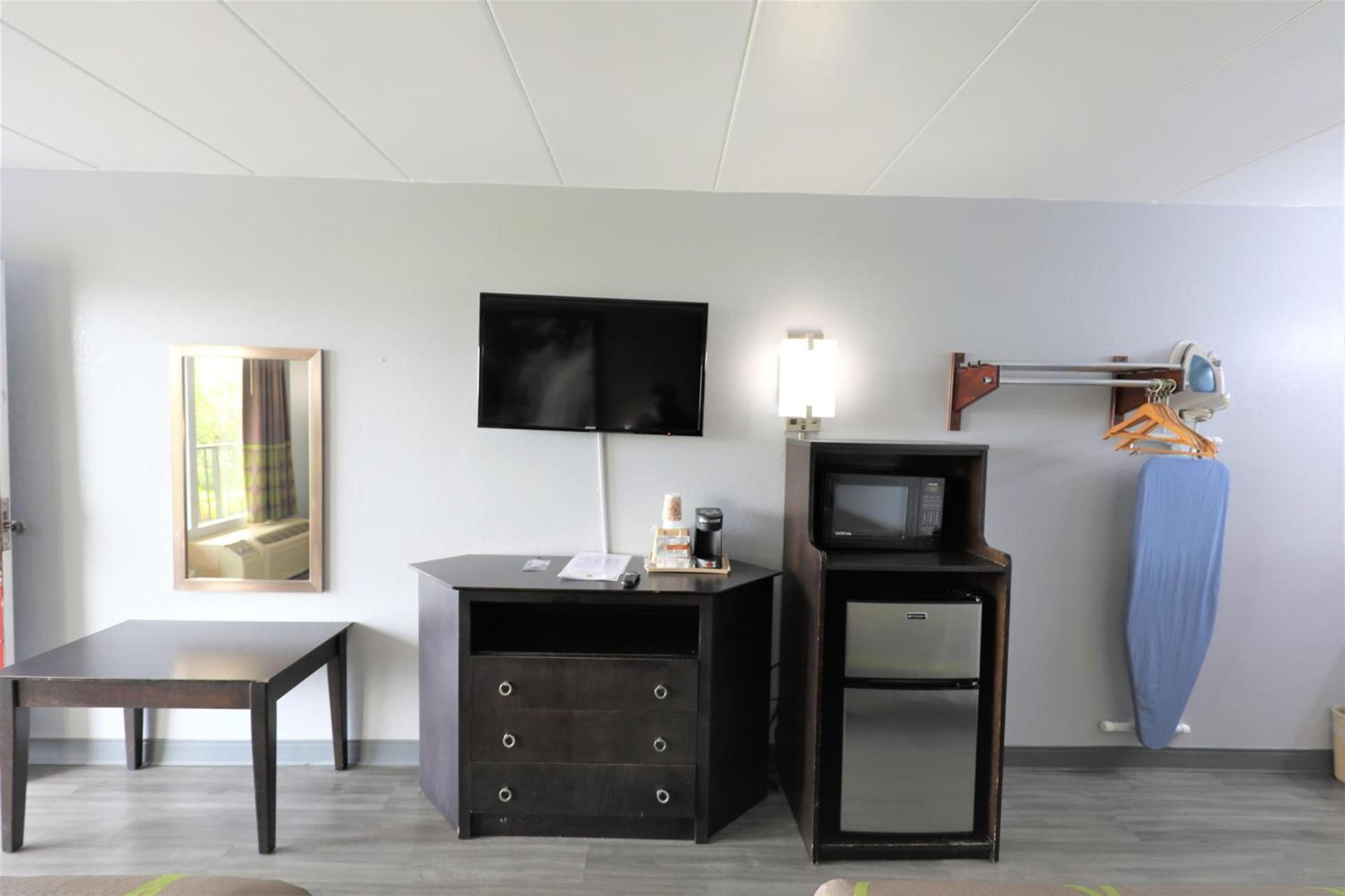 Super 8 by Wyndham Manassas photo 16