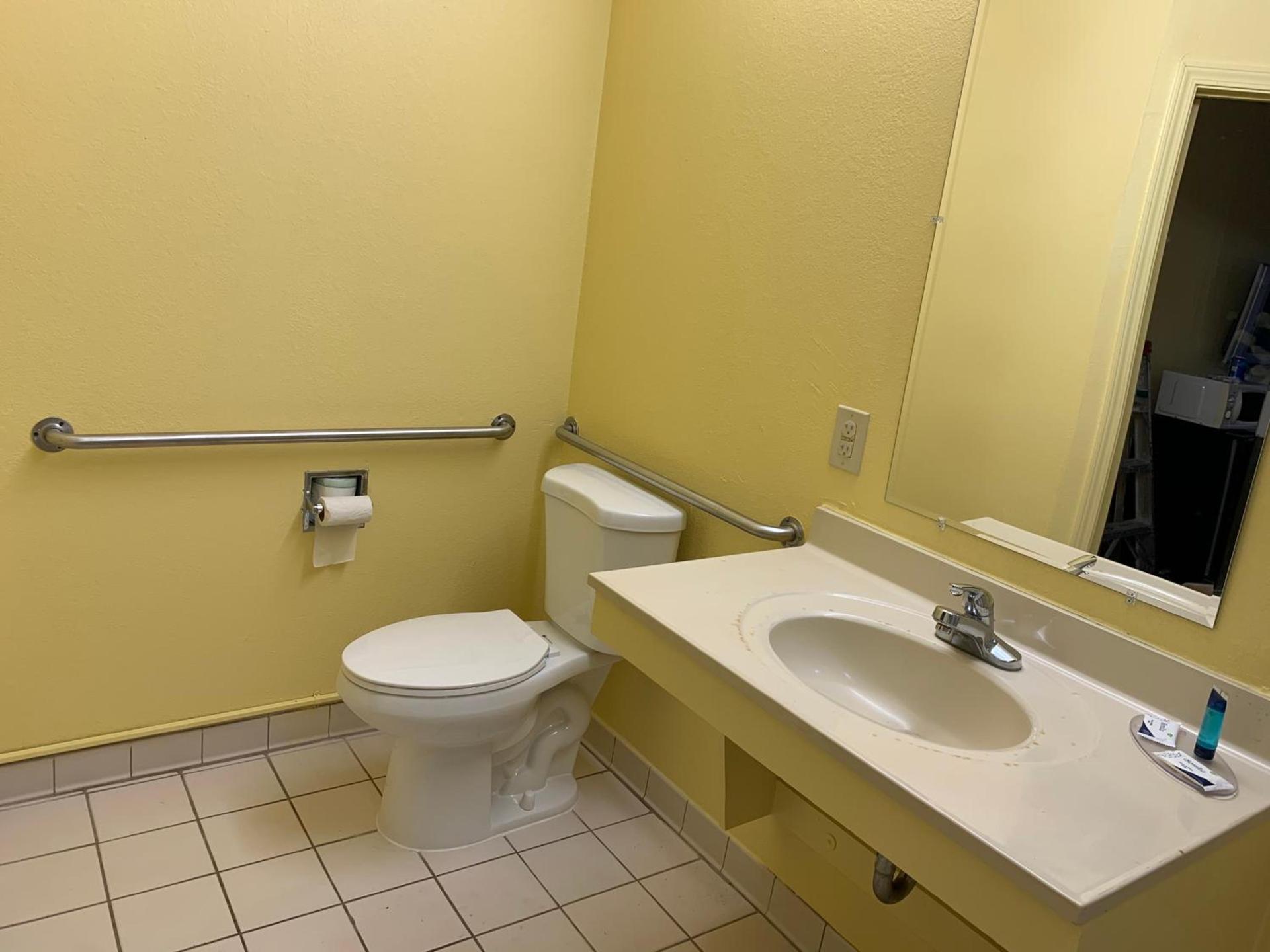 Relax Inn & Suites photo 10