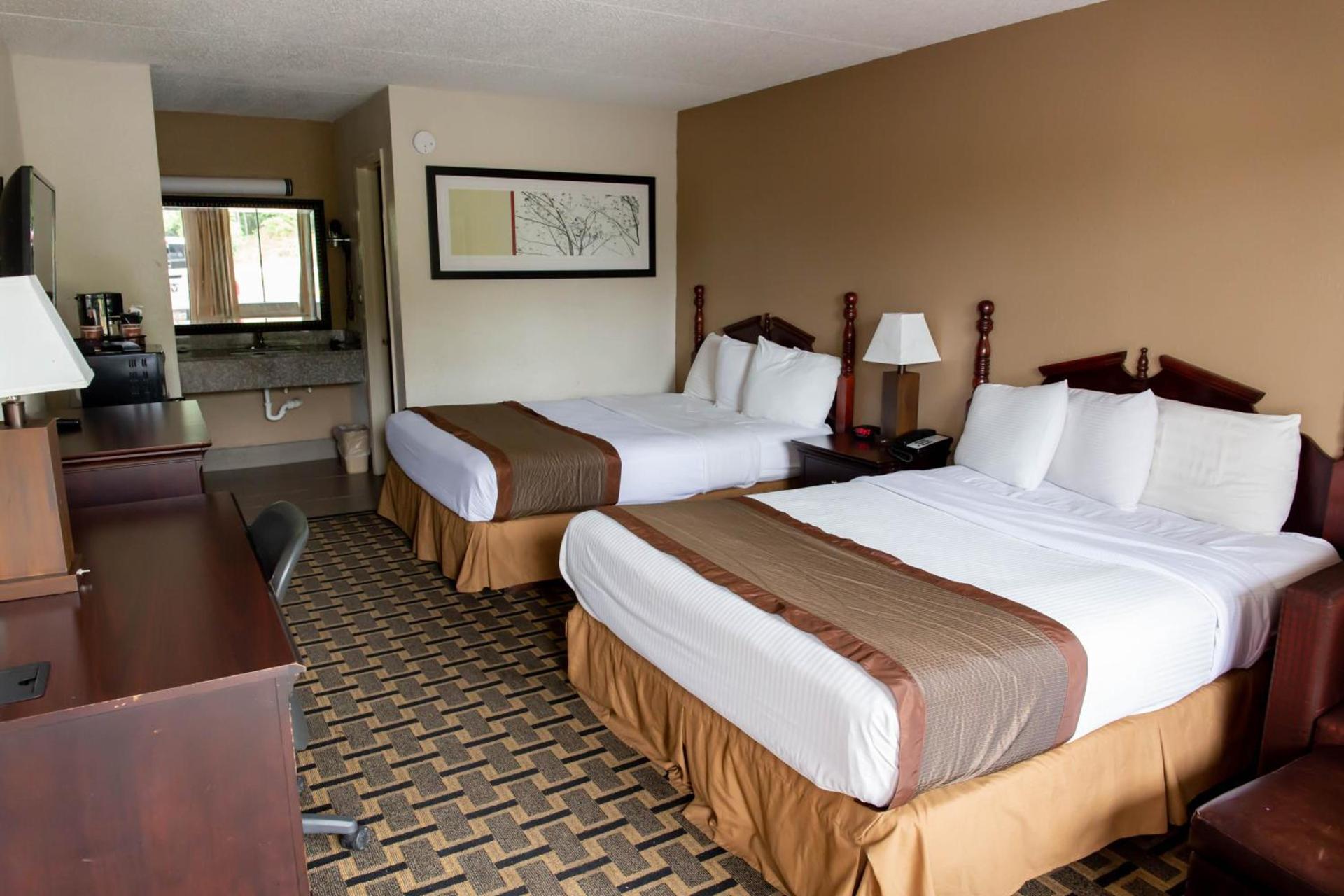 Regency Inn photo 6
