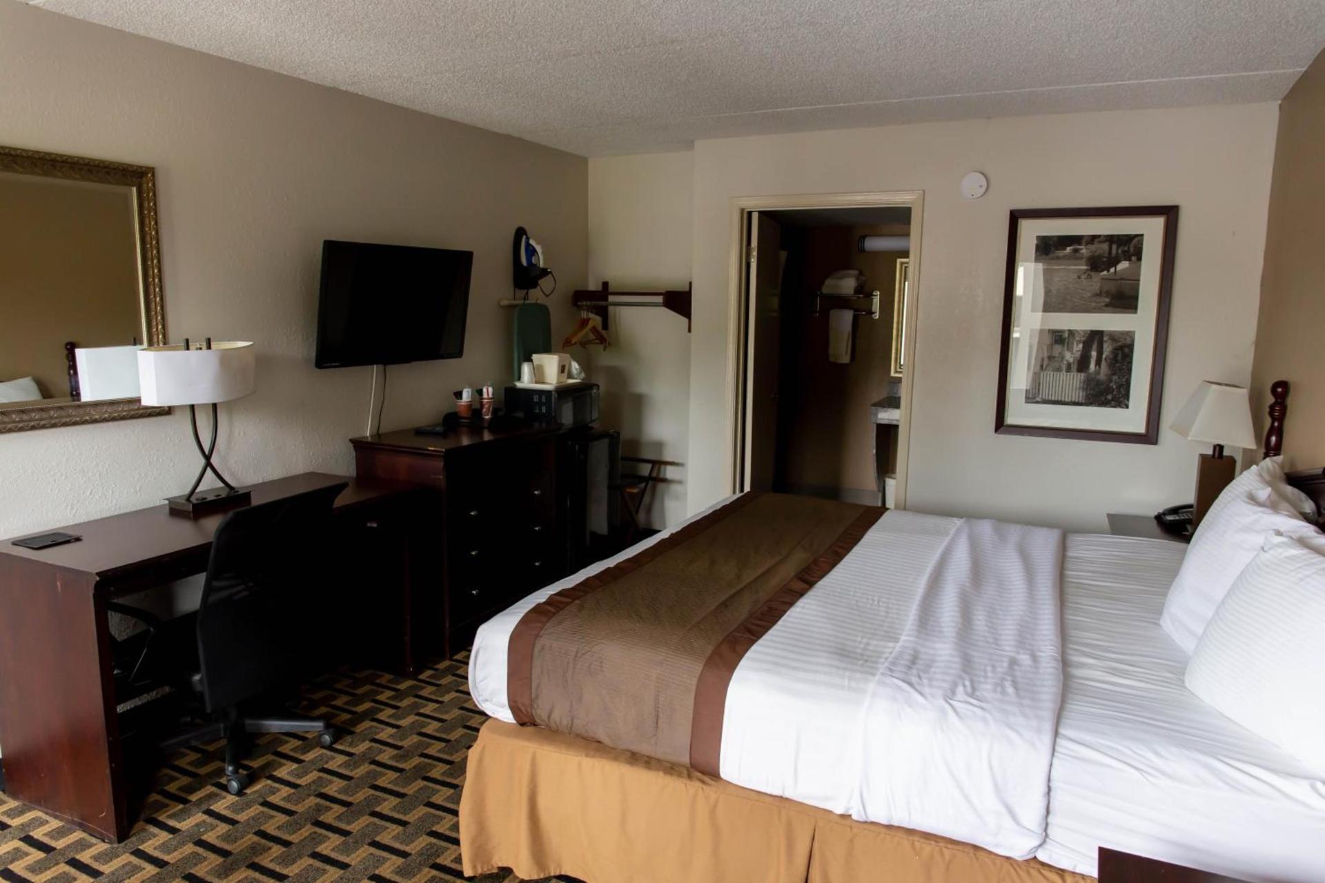 Regency Inn photo 8