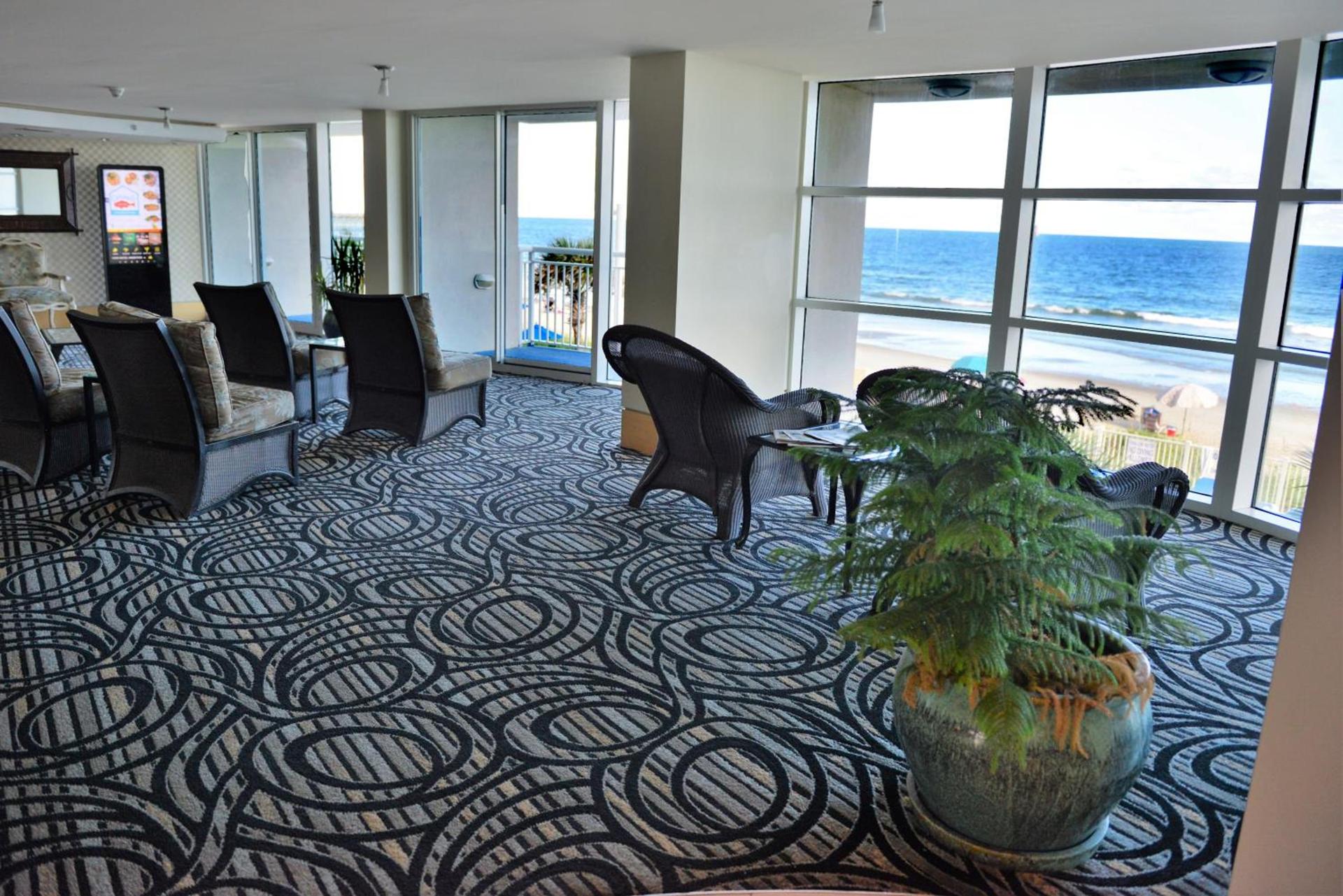 Deluxe Ocean Front Two-Bedroom Condo in Sandy Beach Resort photo 16