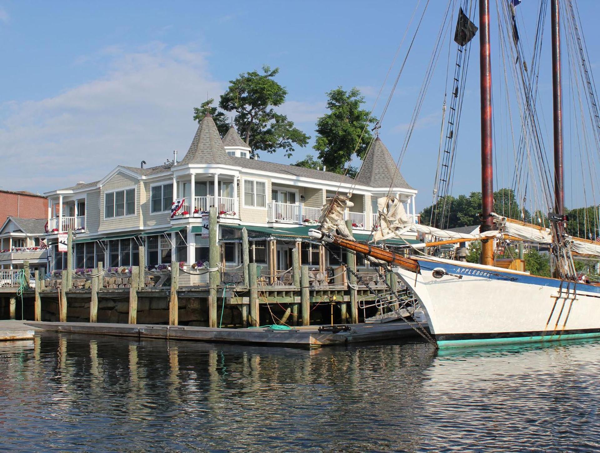 Grand Harbor Inn — hotel in Camden