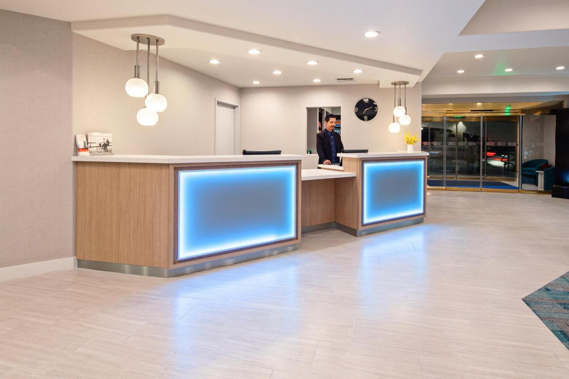 Holiday Inn Express Hollywood Walk of Fame by IHG photo 11