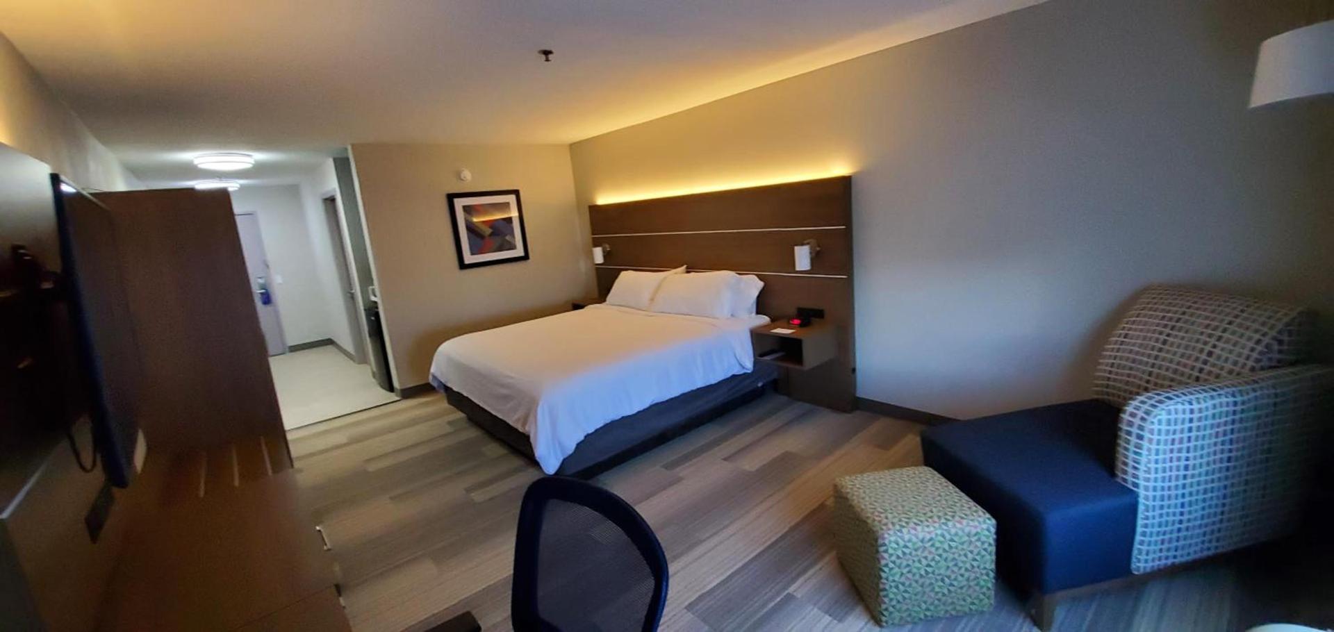 Holiday Inn Express Hotel & Suites Kinston by IHG photo 28