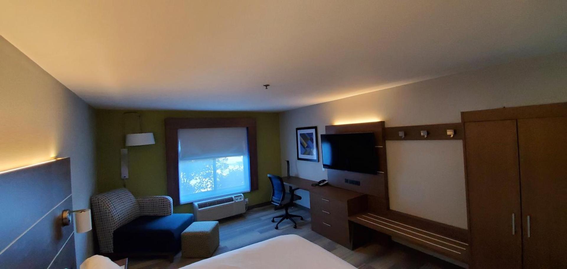 Holiday Inn Express Hotel & Suites Kinston by IHG photo 31