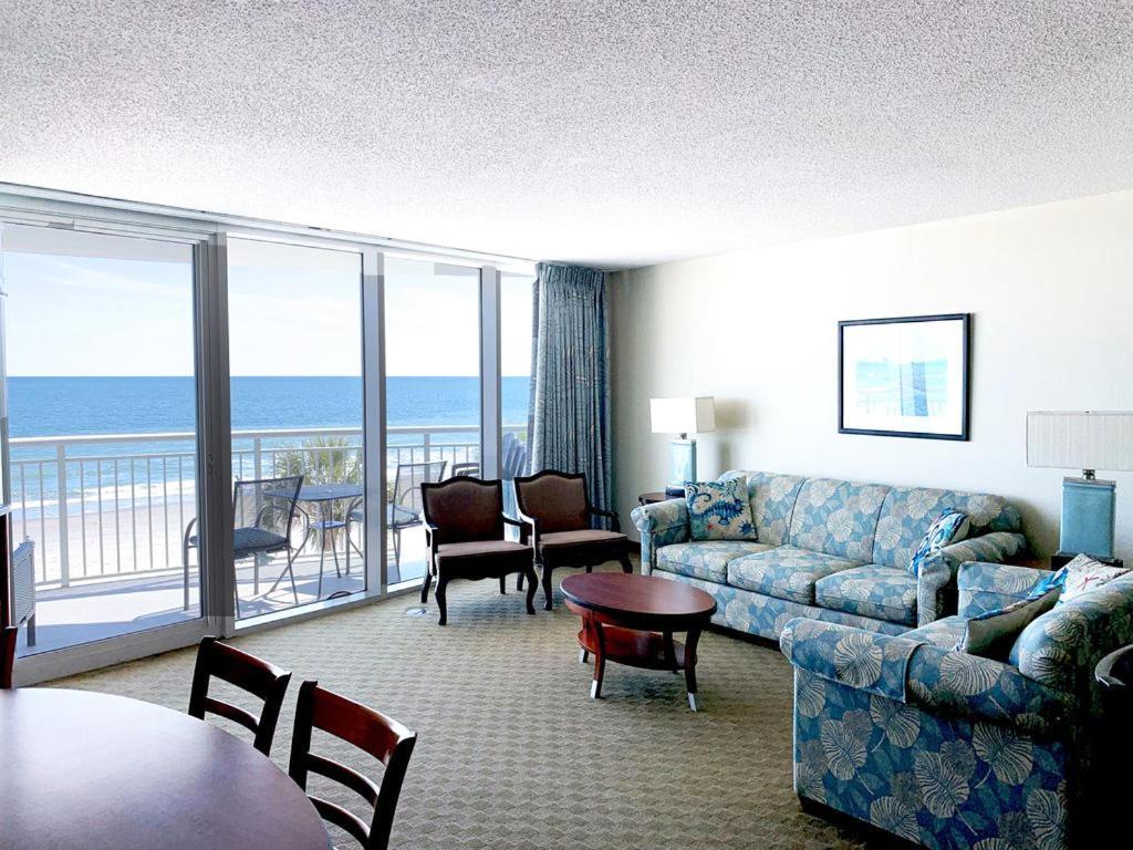 Deluxe Ocean Front Two-Bedroom Condo in Sandy Beach Resort photo 12
