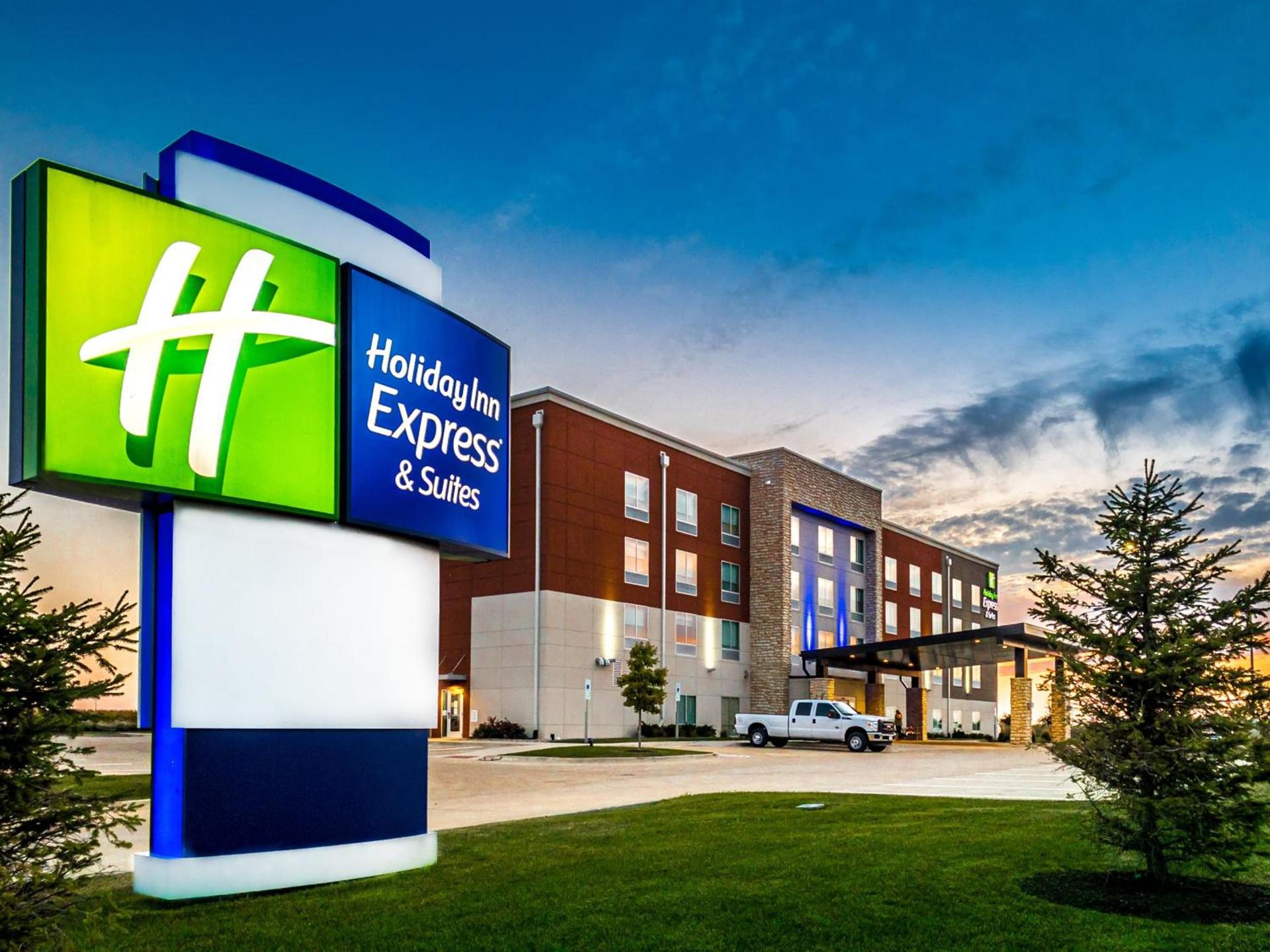 Holiday Inn Express & Suites - Rantoul by IHG photo 25