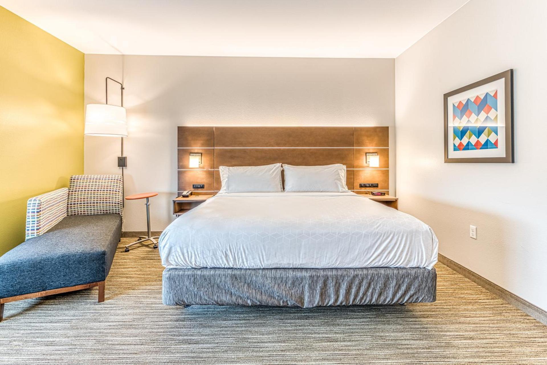 Holiday Inn Express & Suites - Rantoul by IHG photo 31