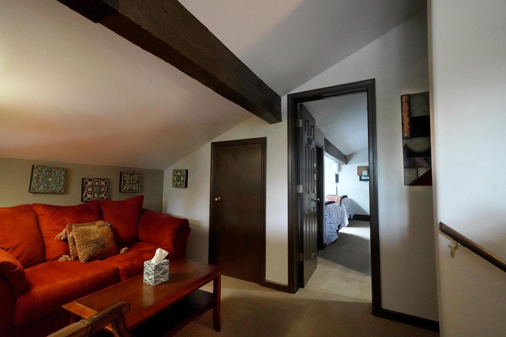 Frisco Inn on Galena photo 39