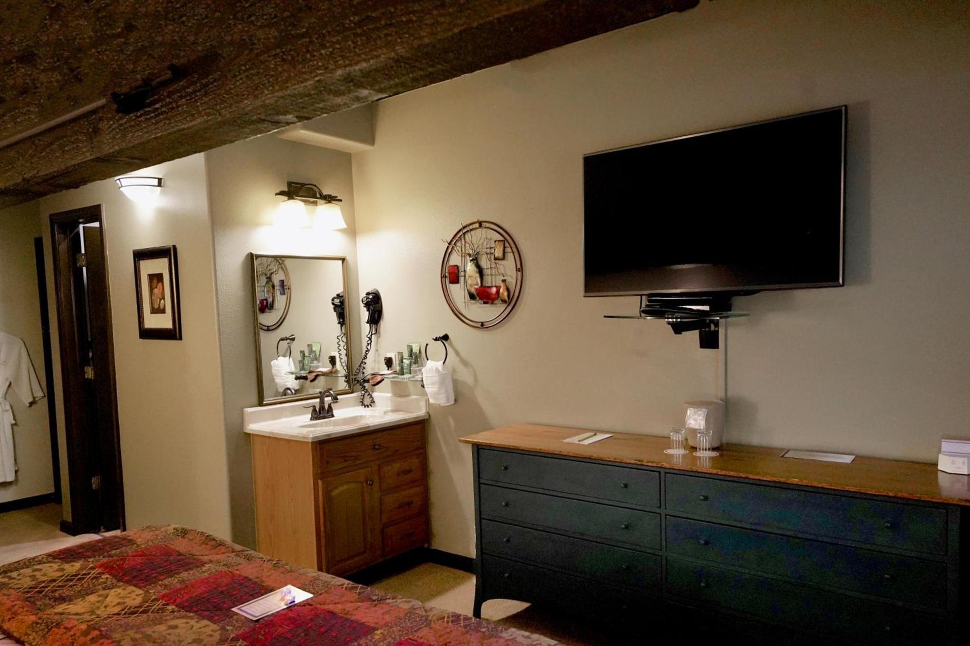 Frisco Inn on Galena photo 38