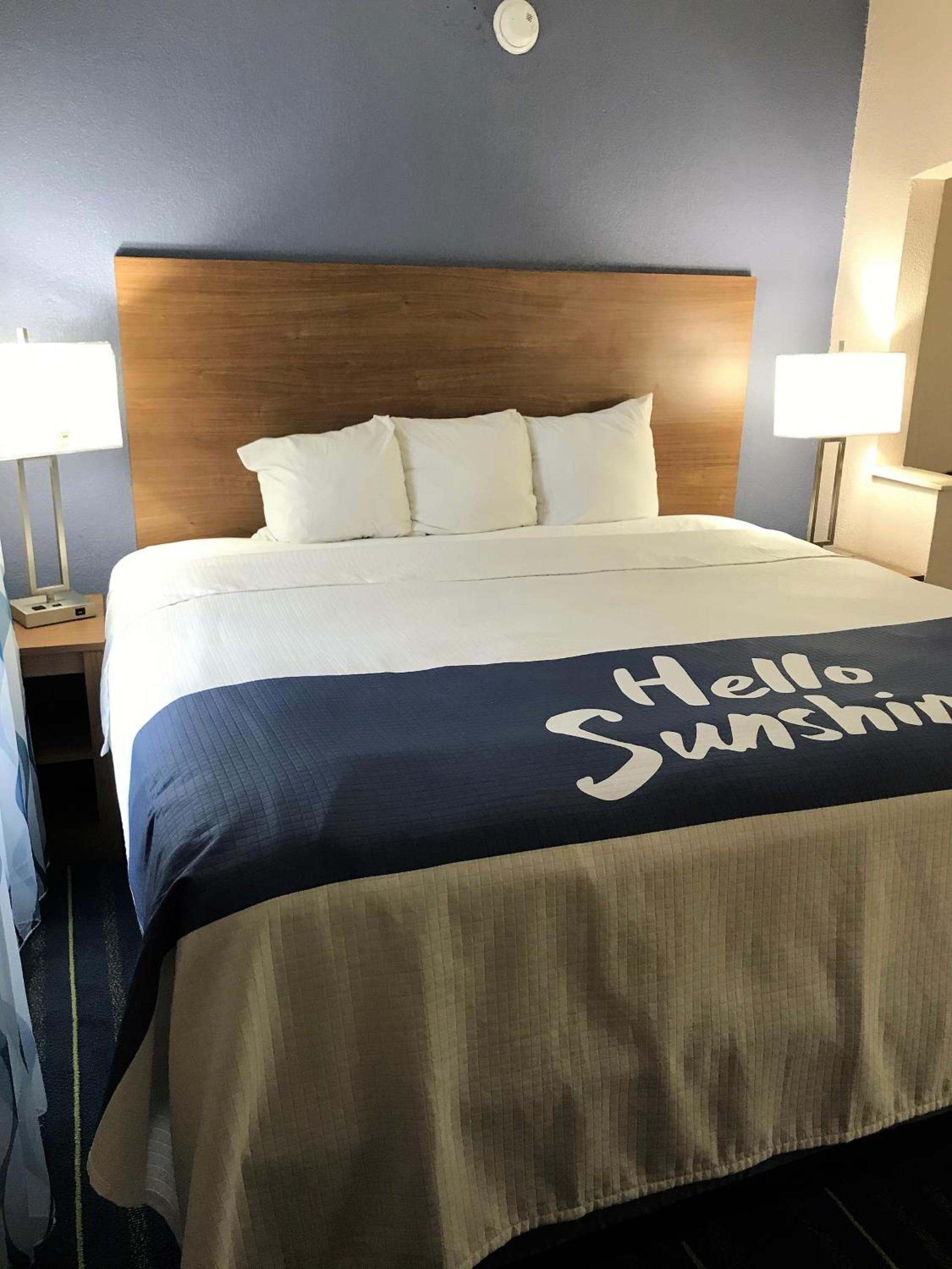Days Inn by Wyndham Panama City photo 28