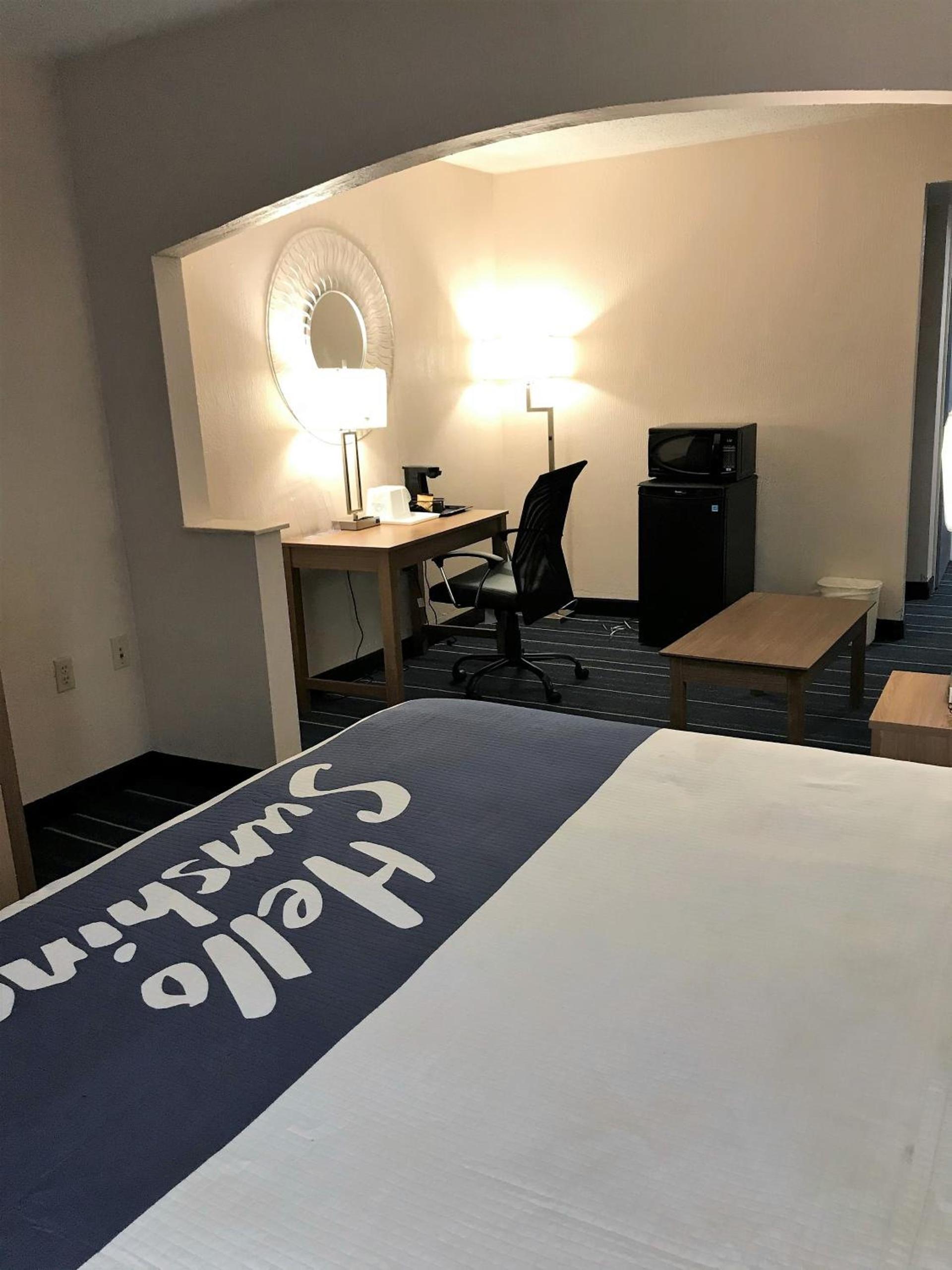Days Inn by Wyndham Panama City photo 31