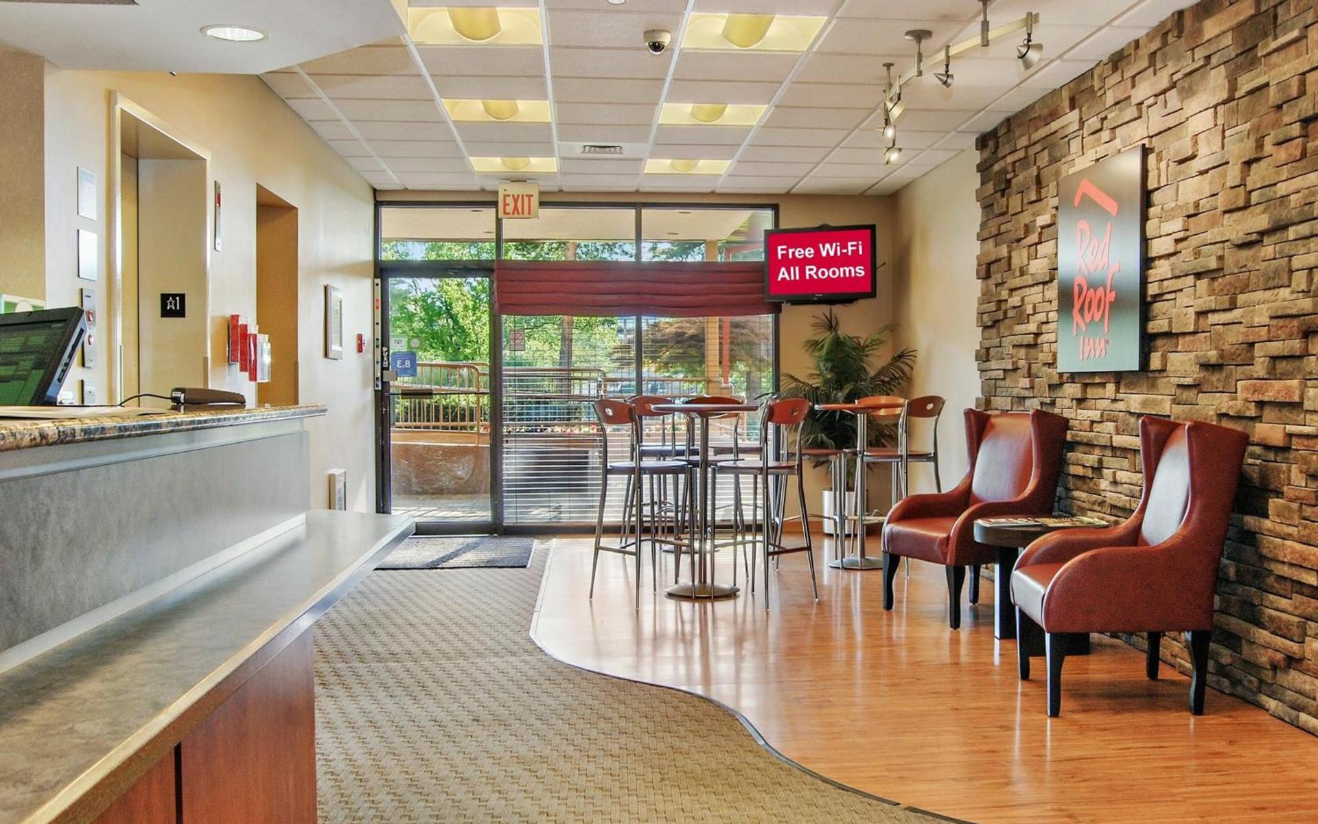Red Roof Inn Cleveland Airport - Middleburg Heights photo 6