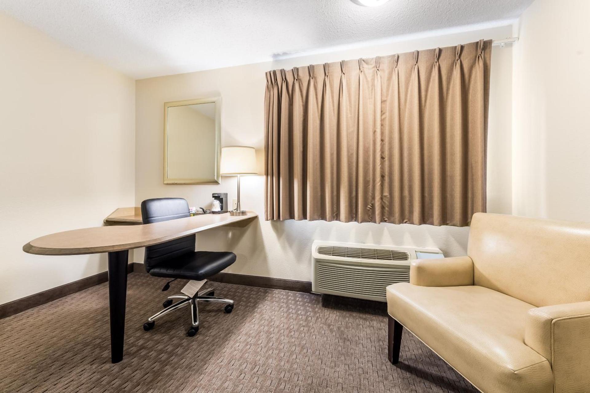 Red Roof Inn Cleveland Airport - Middleburg Heights photo 11