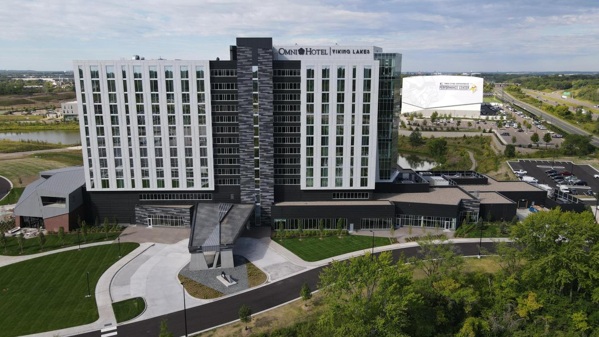 Omni Viking Lakes photo 2