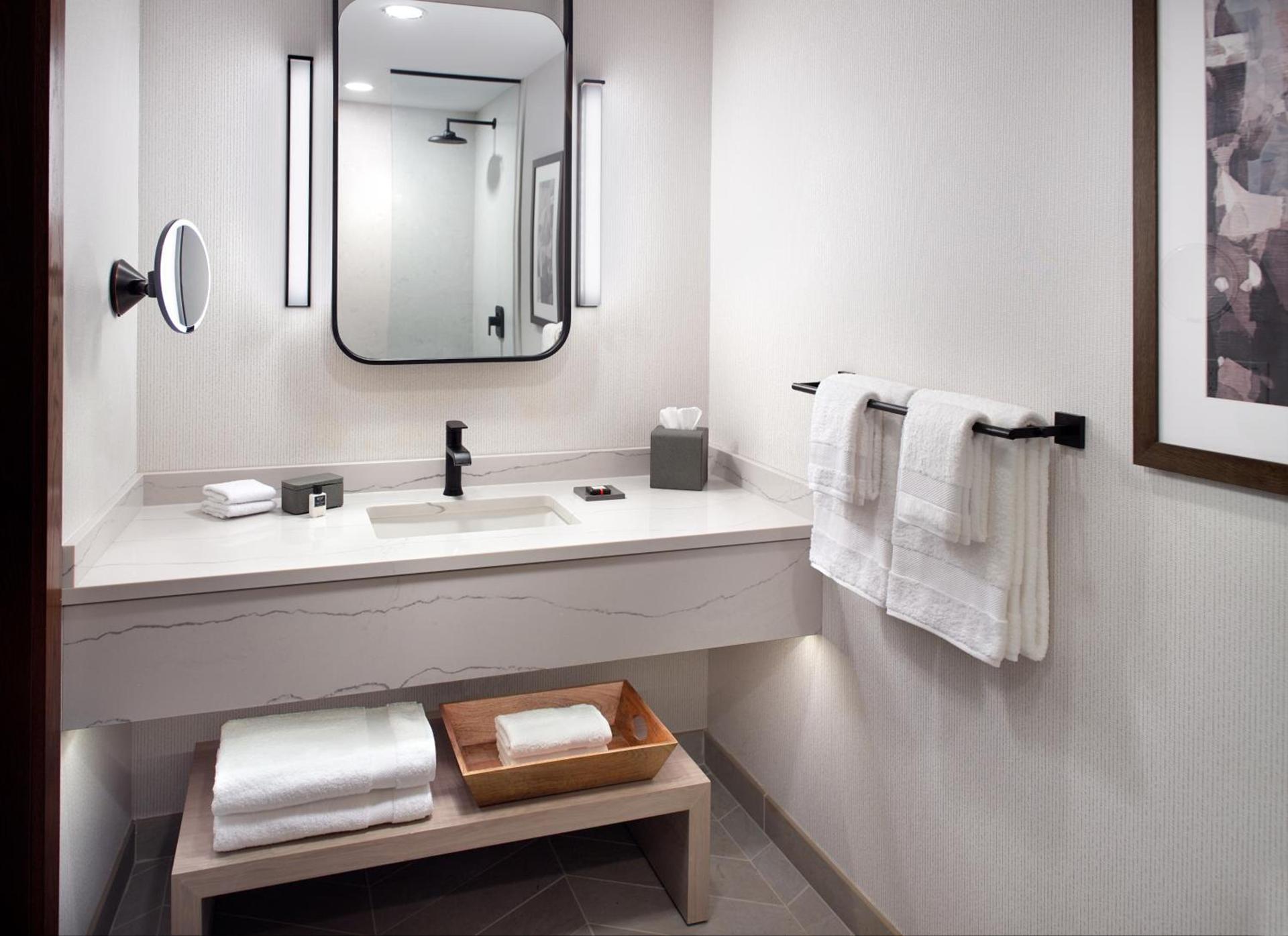 Omni Viking Lakes photo 47