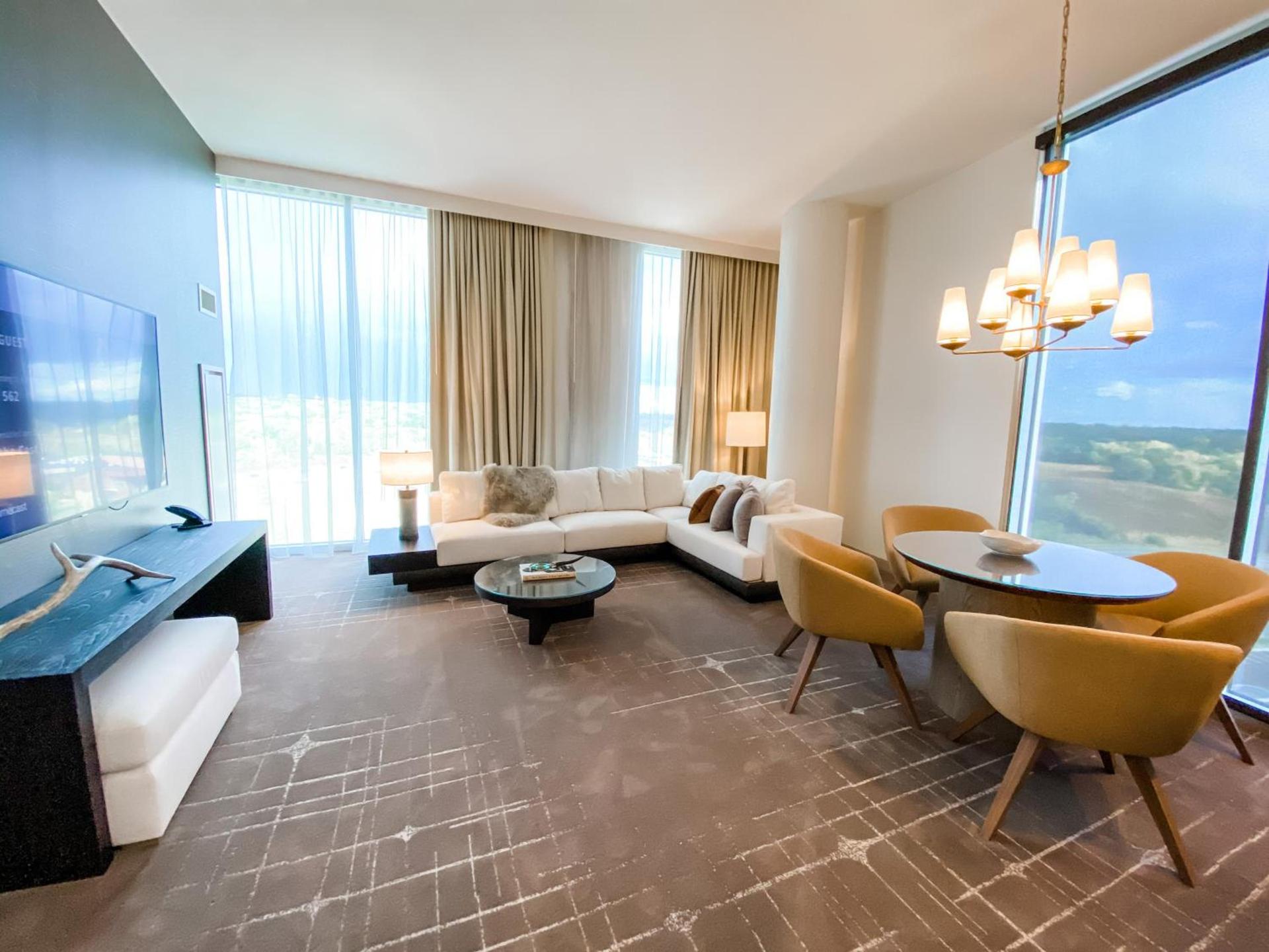 Omni Viking Lakes photo 37