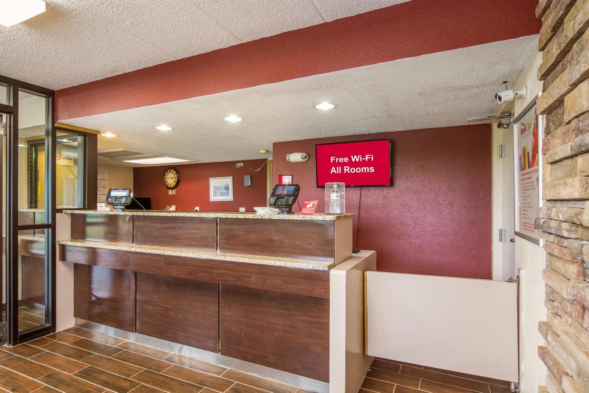 Red Roof Inn Saginaw – Frankenmuth photo 6