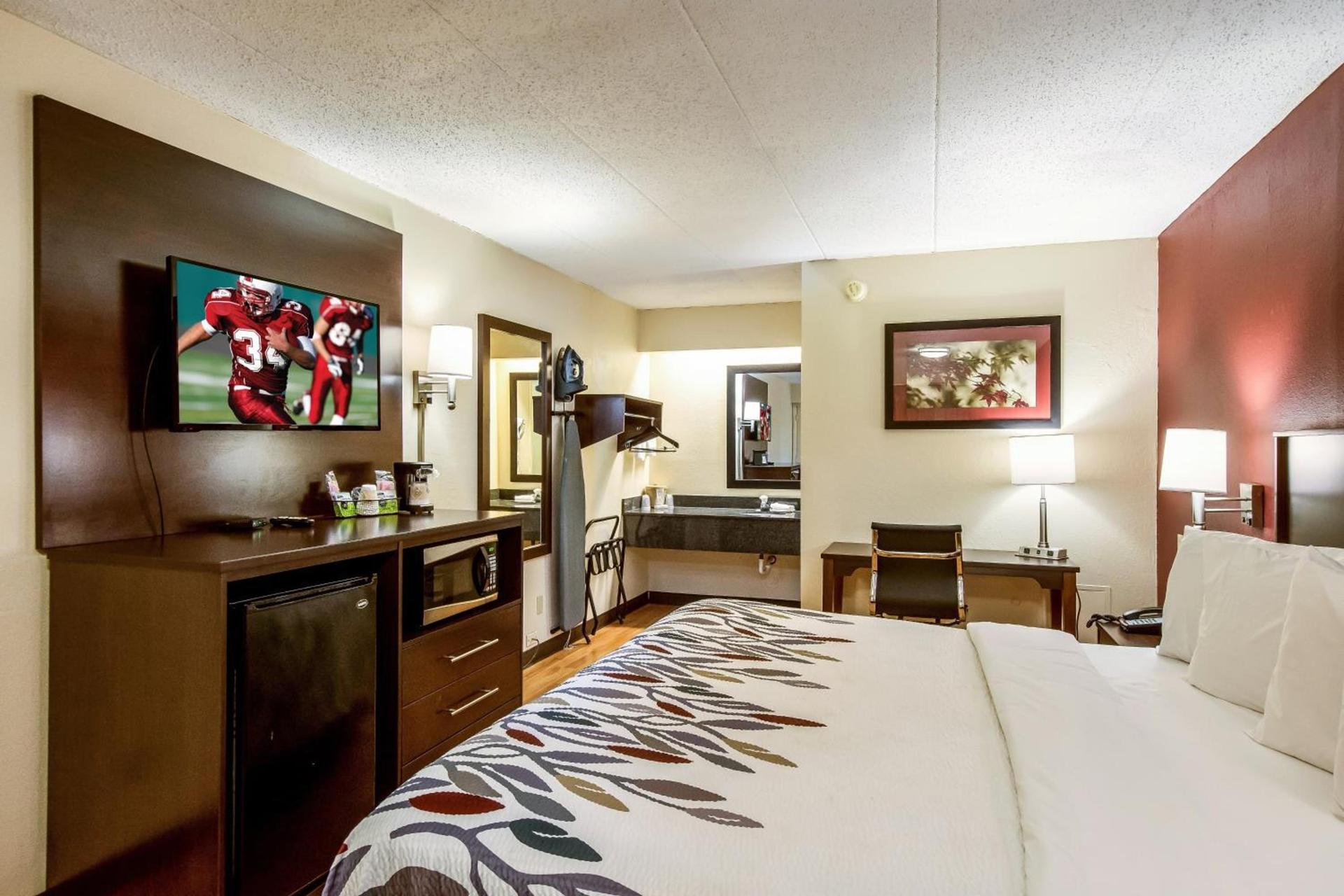 Red Roof Inn Saginaw – Frankenmuth photo 12