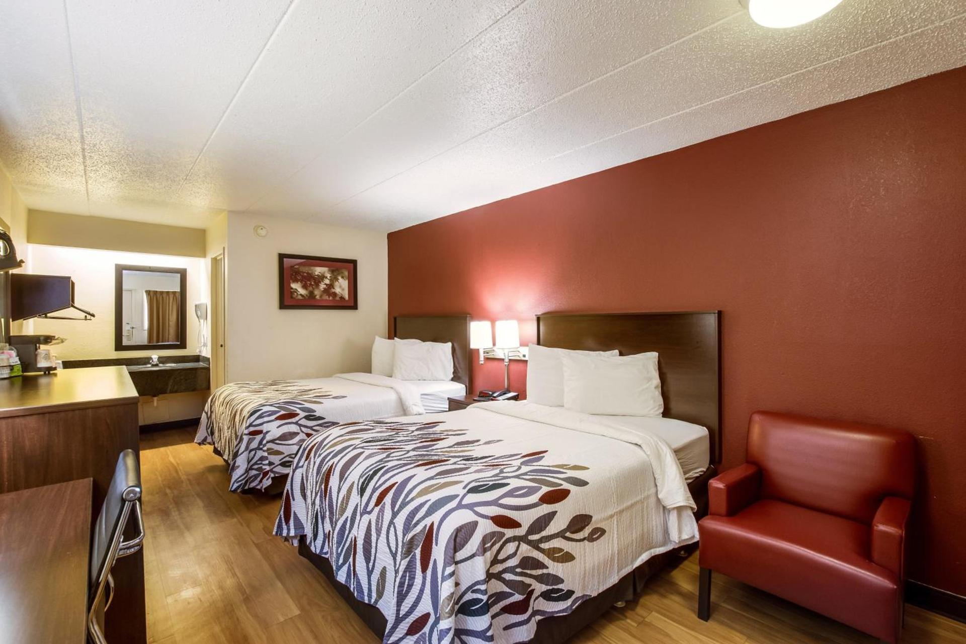 Red Roof Inn Saginaw – Frankenmuth photo 19