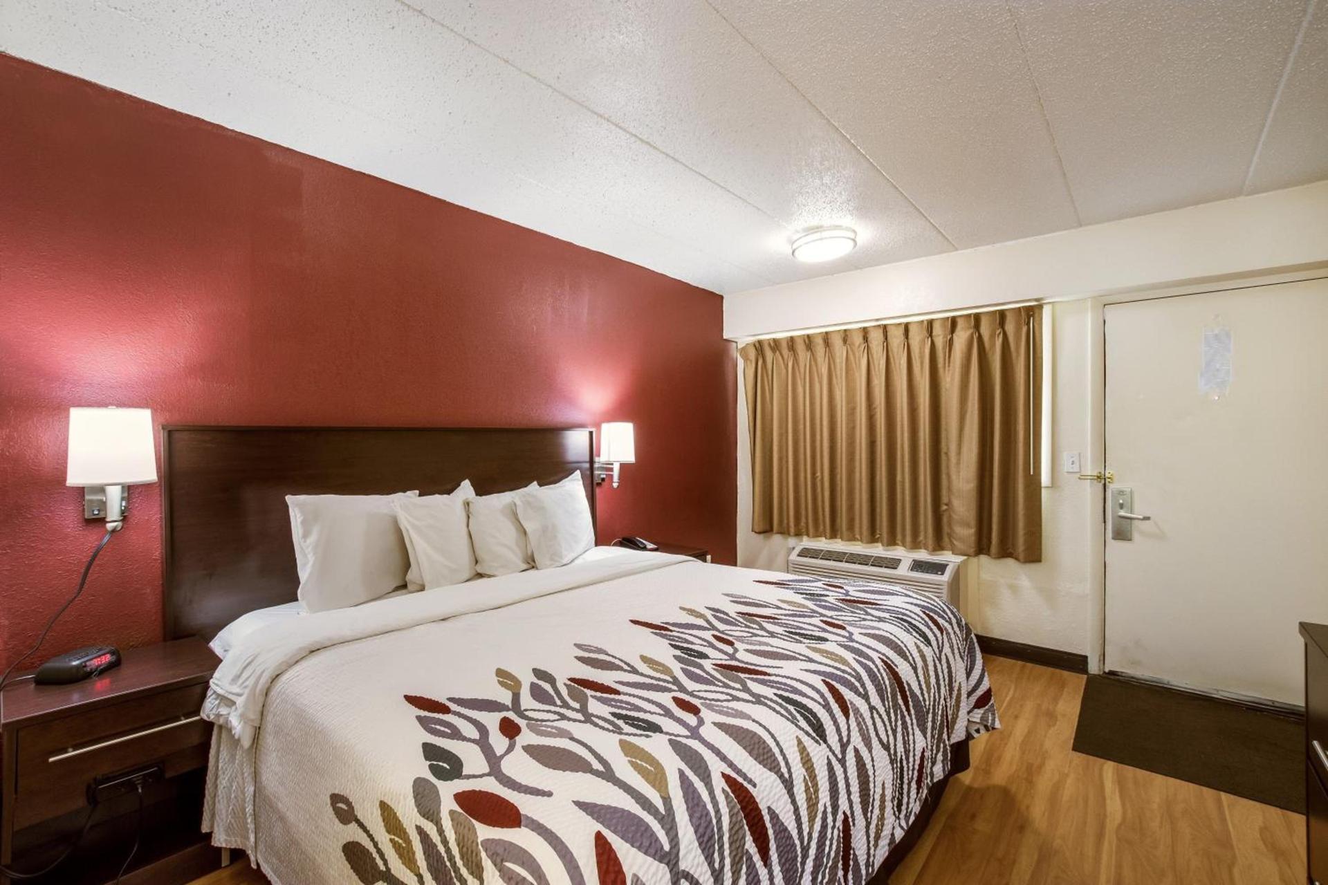 Red Roof Inn Saginaw – Frankenmuth photo 14