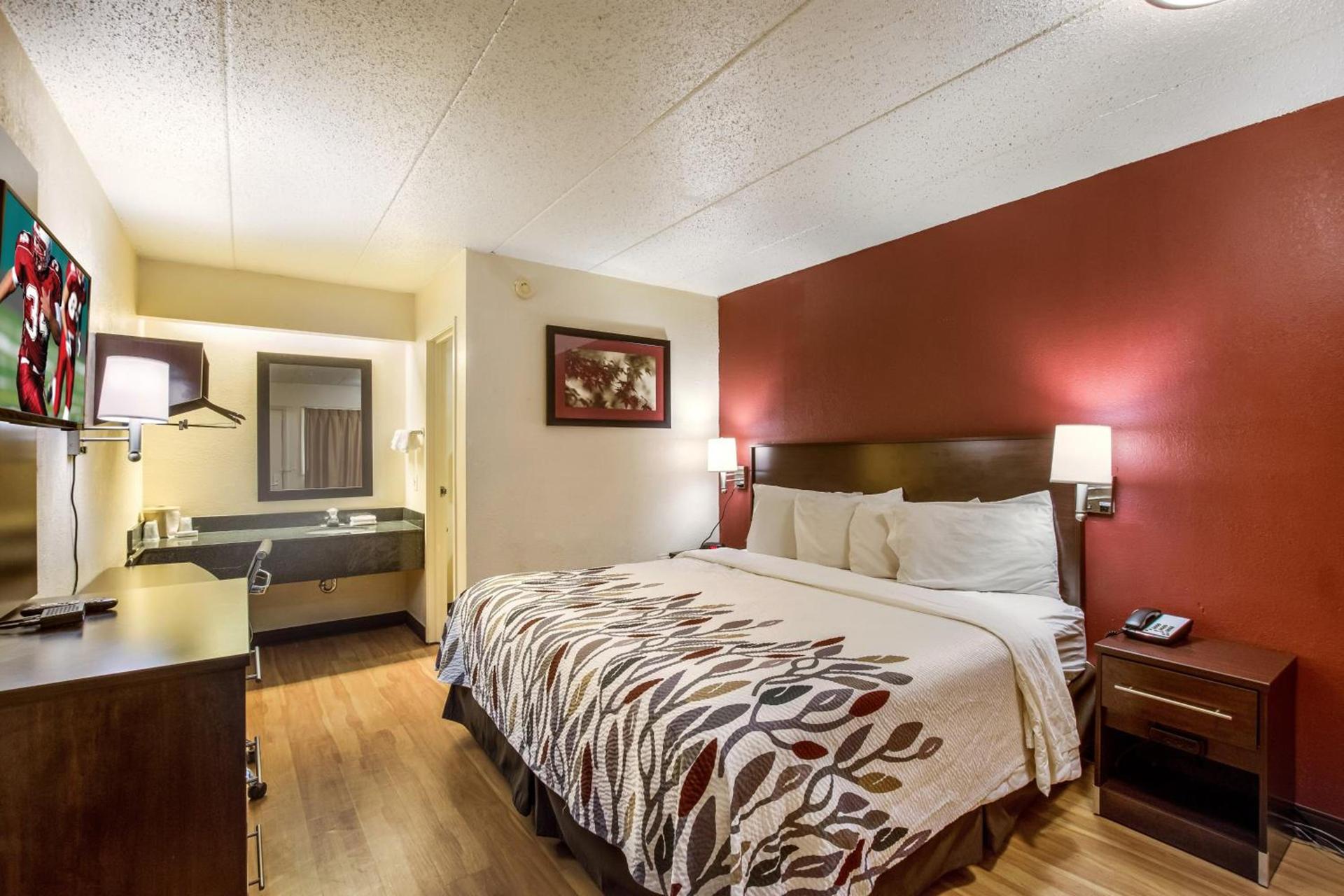 Red Roof Inn Saginaw – Frankenmuth photo 15
