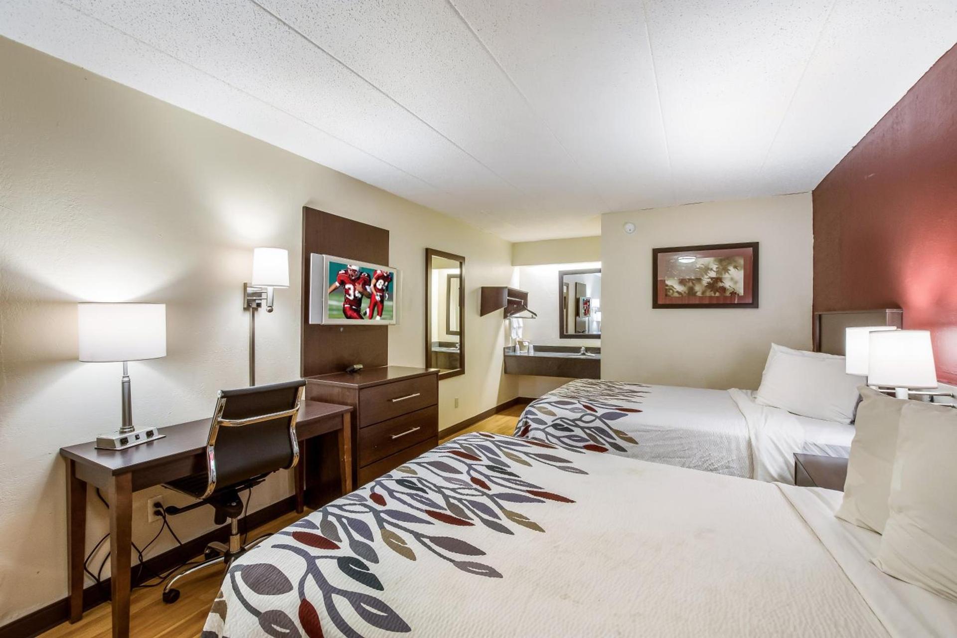 Red Roof Inn Saginaw – Frankenmuth photo 24