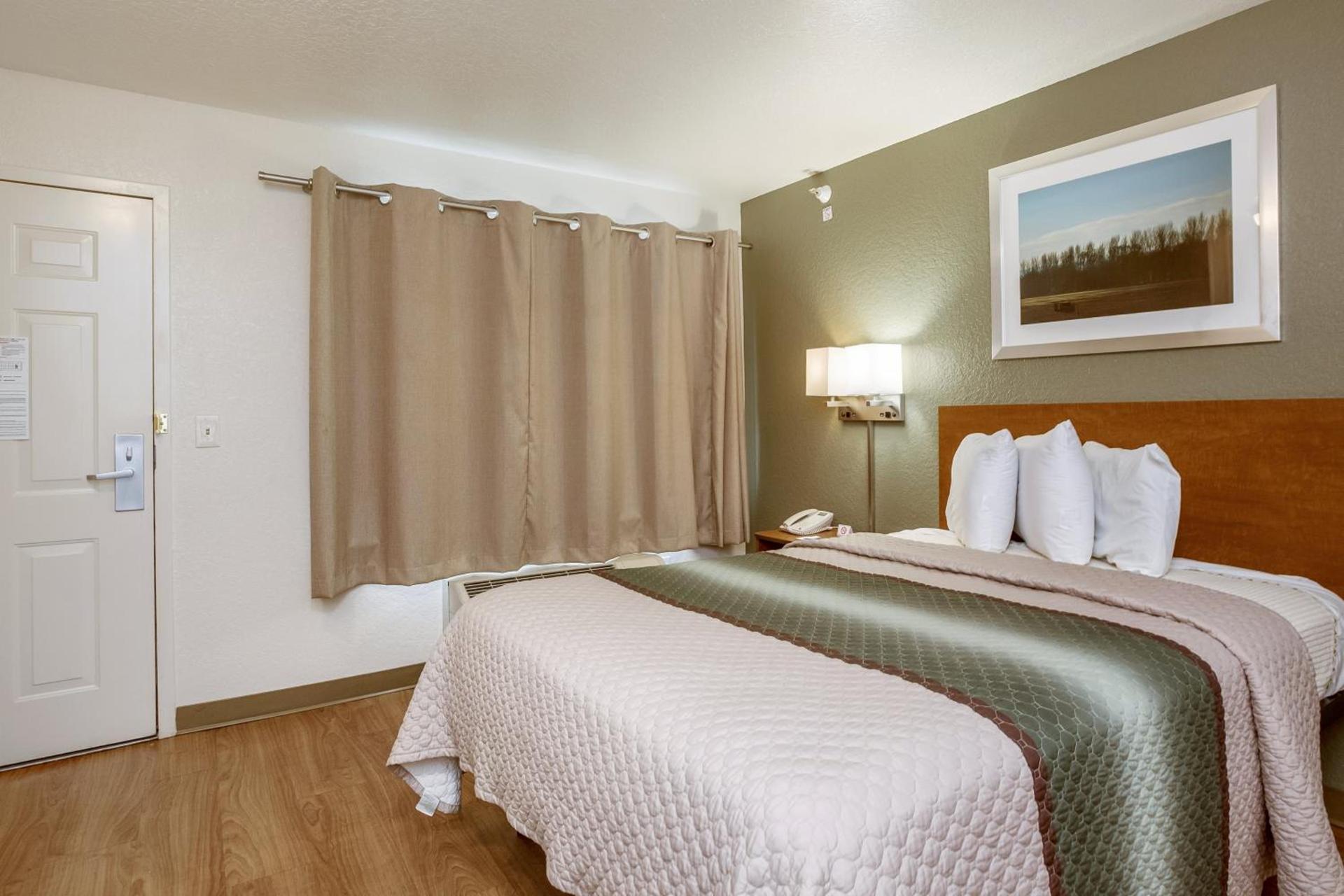 HomeTowne Studios by Red Roof Philadelphia - Mt Laurel-Maple Shade, NJ photo 20