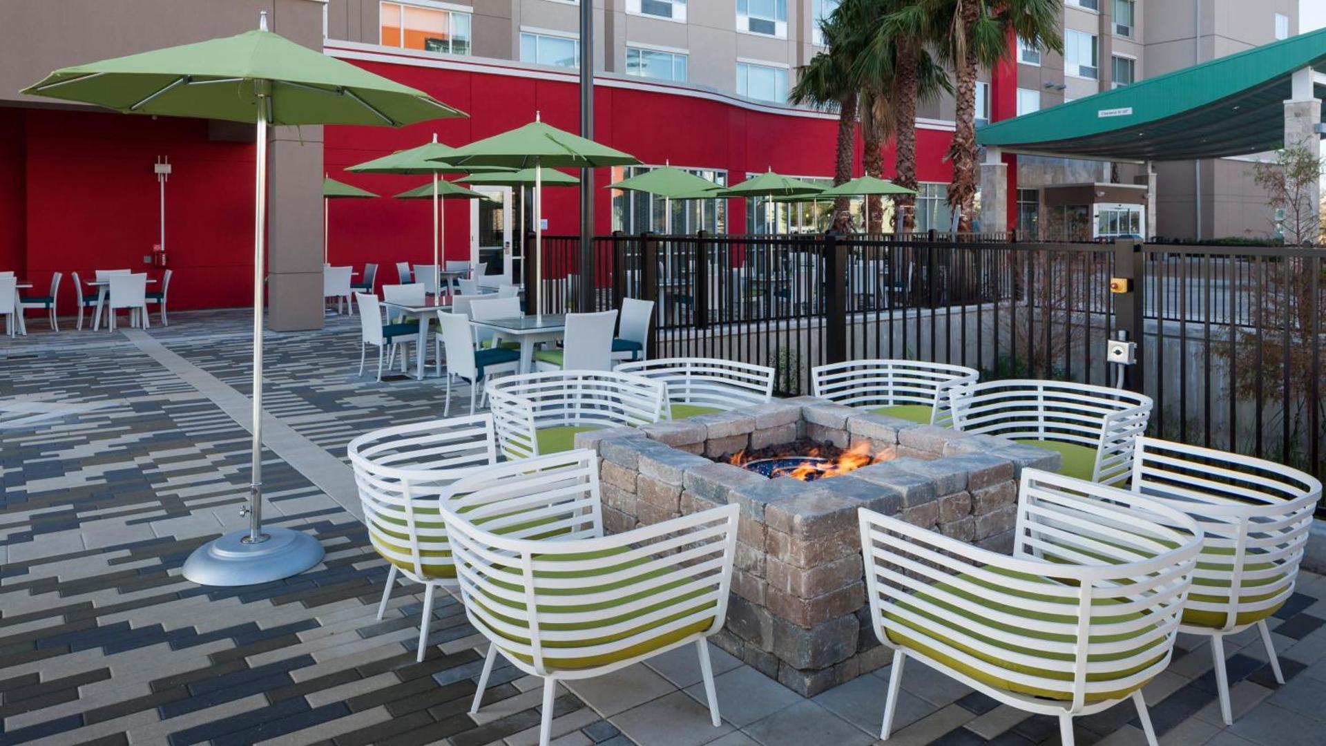Holiday Inn Express & Suites Orlando At SeaWorld by IHG - With Free Shuttle Service to SeaWorld Parks photo 57