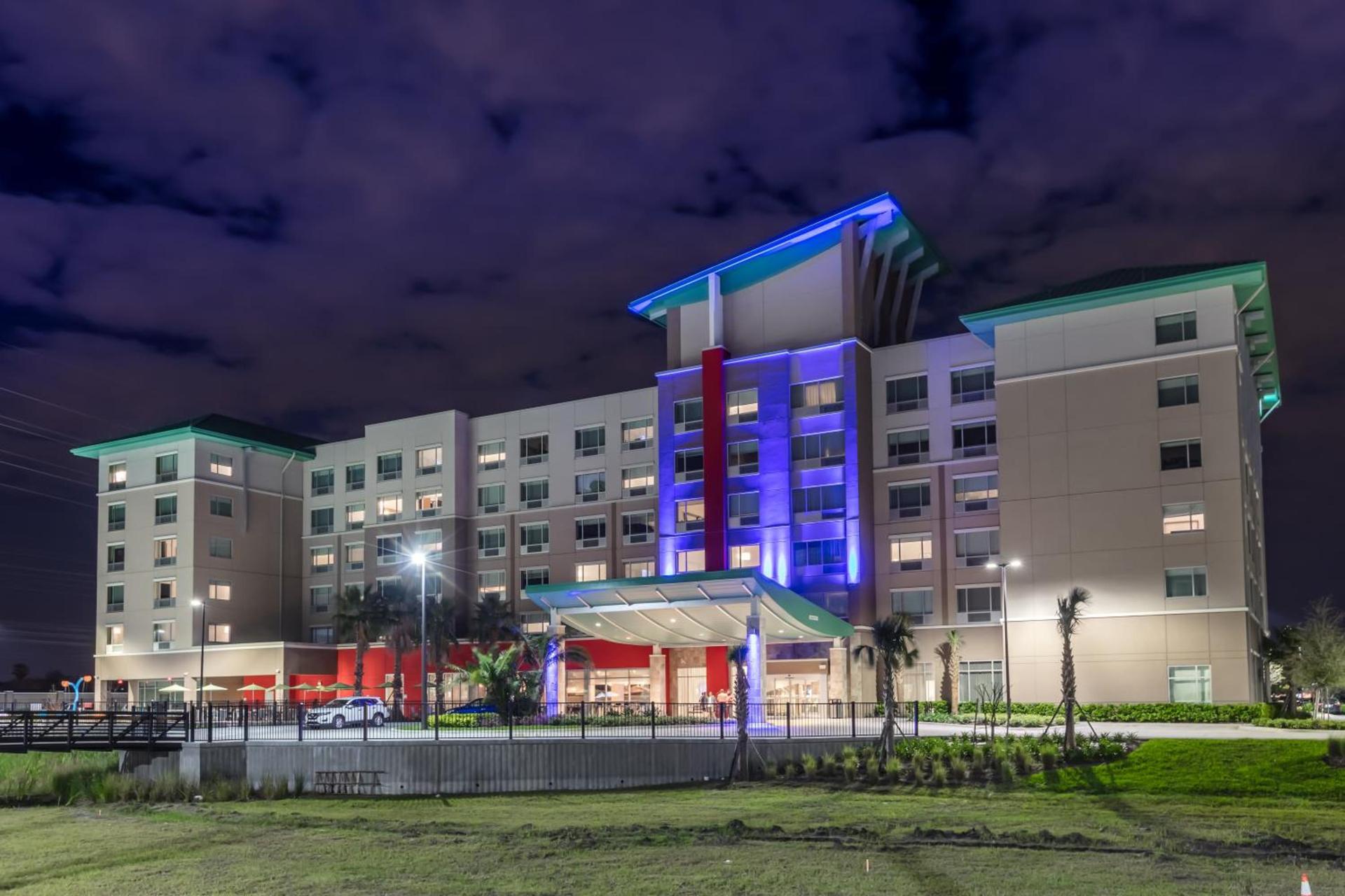 Holiday Inn Express & Suites Orlando At SeaWorld by IHG - With Free Shuttle Service to SeaWorld Parks photo 18