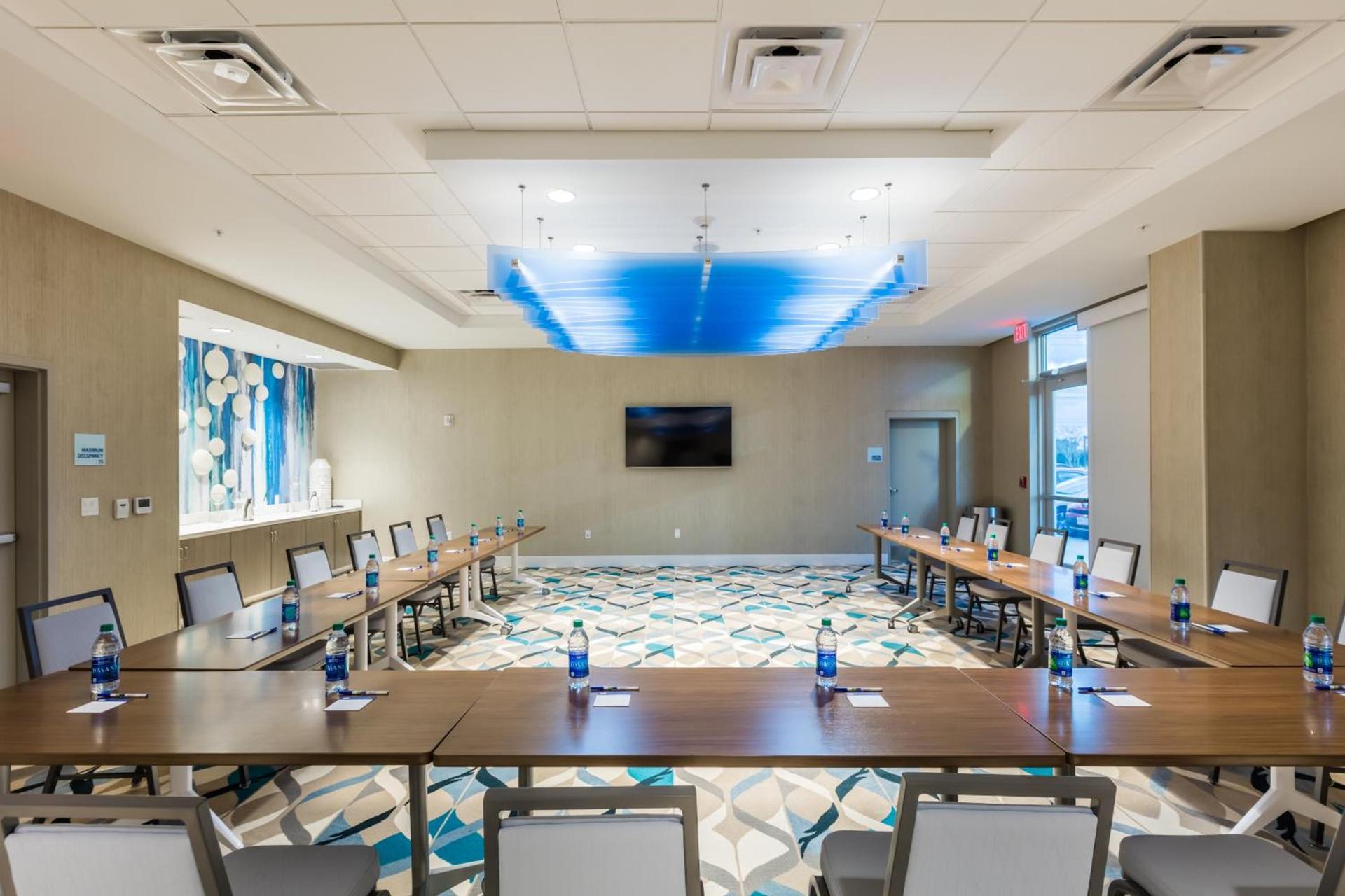 Holiday Inn Express & Suites Orlando At SeaWorld by IHG - With Free Shuttle Service to SeaWorld Parks photo 19