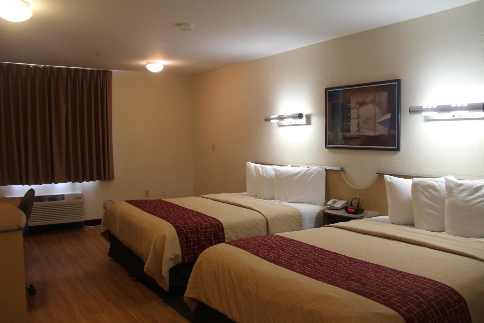 Red Roof Inn Pharr - McAllen photo 26