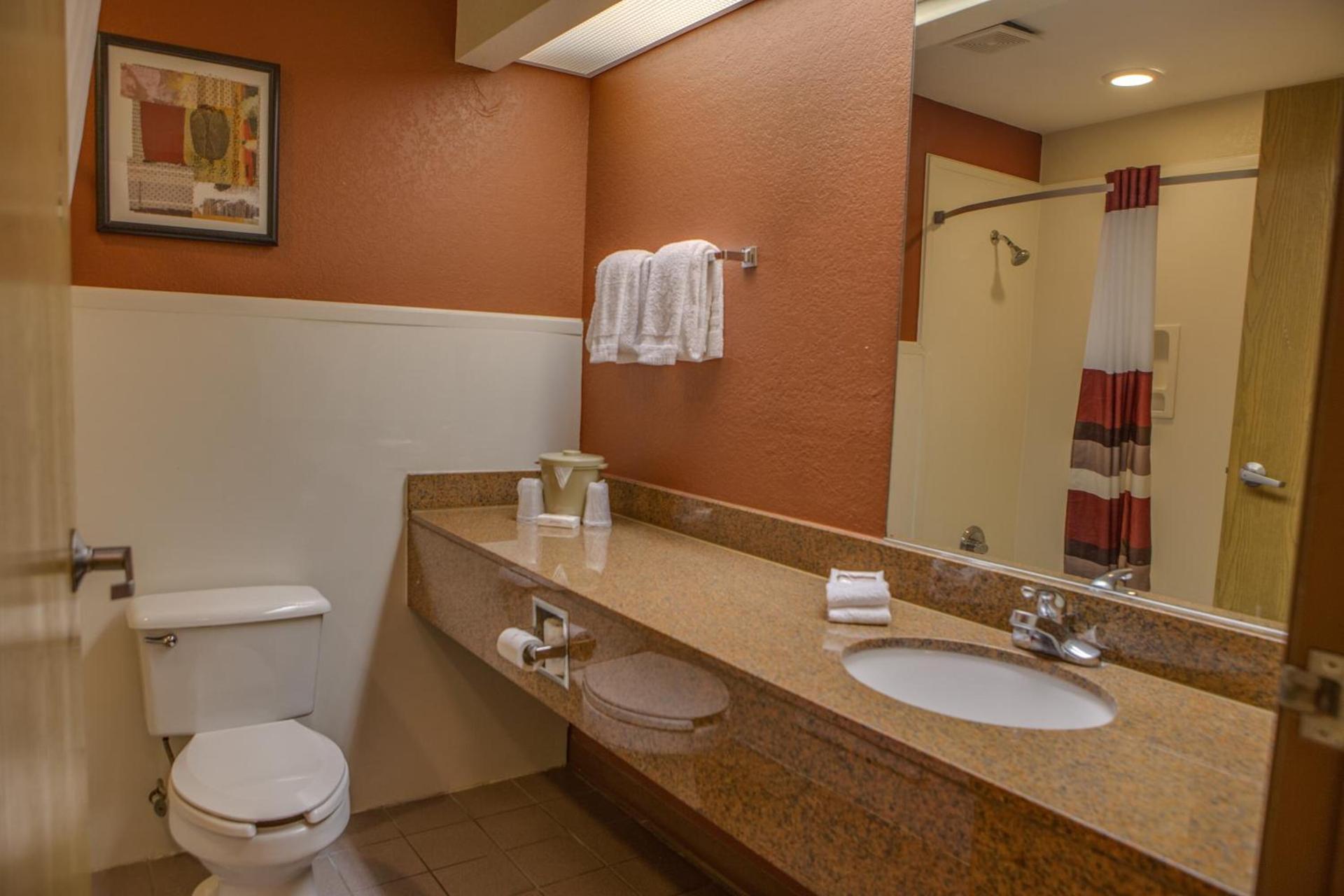 Red Roof Inn Pharr - McAllen photo 20