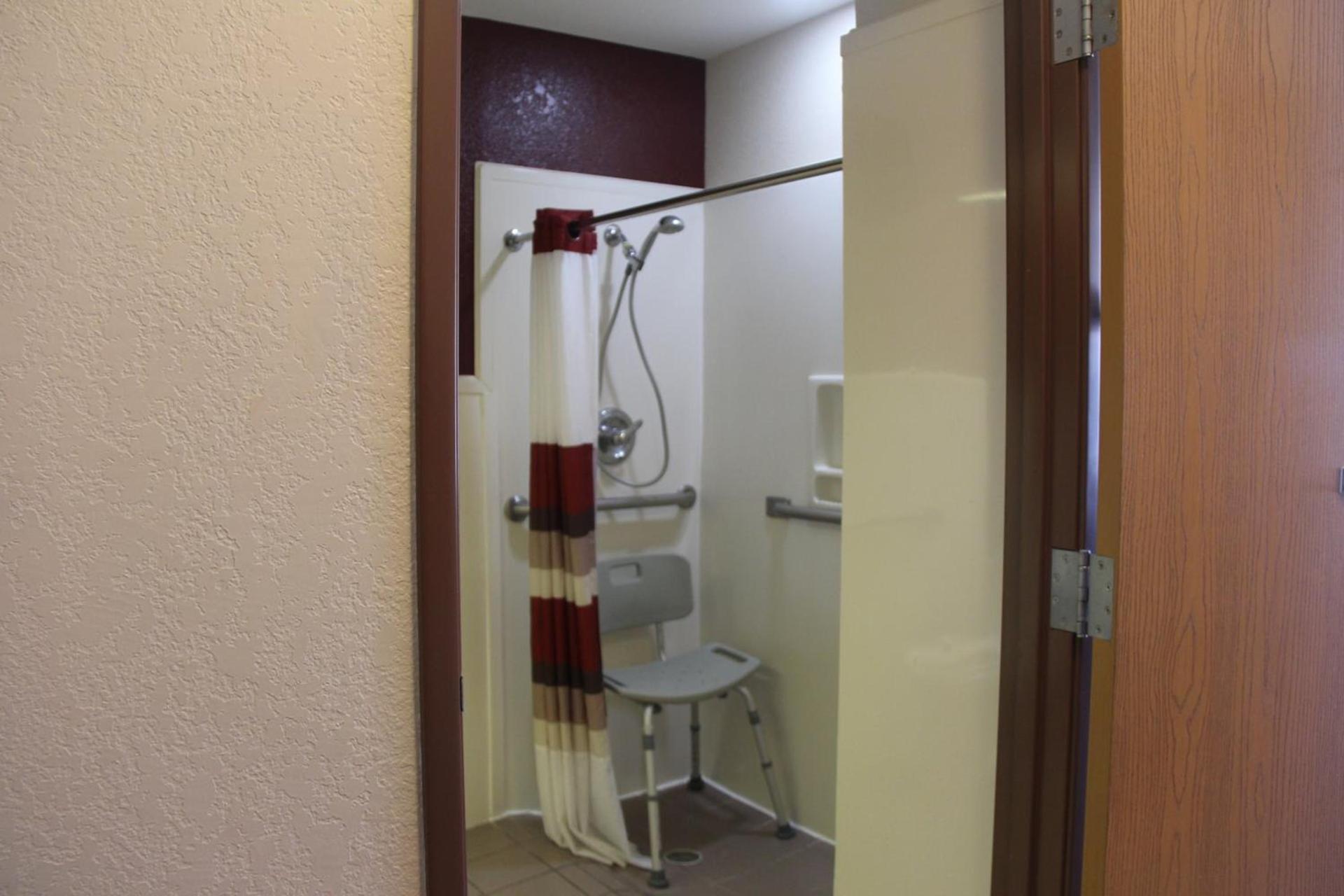 Red Roof Inn Pharr - McAllen photo 17