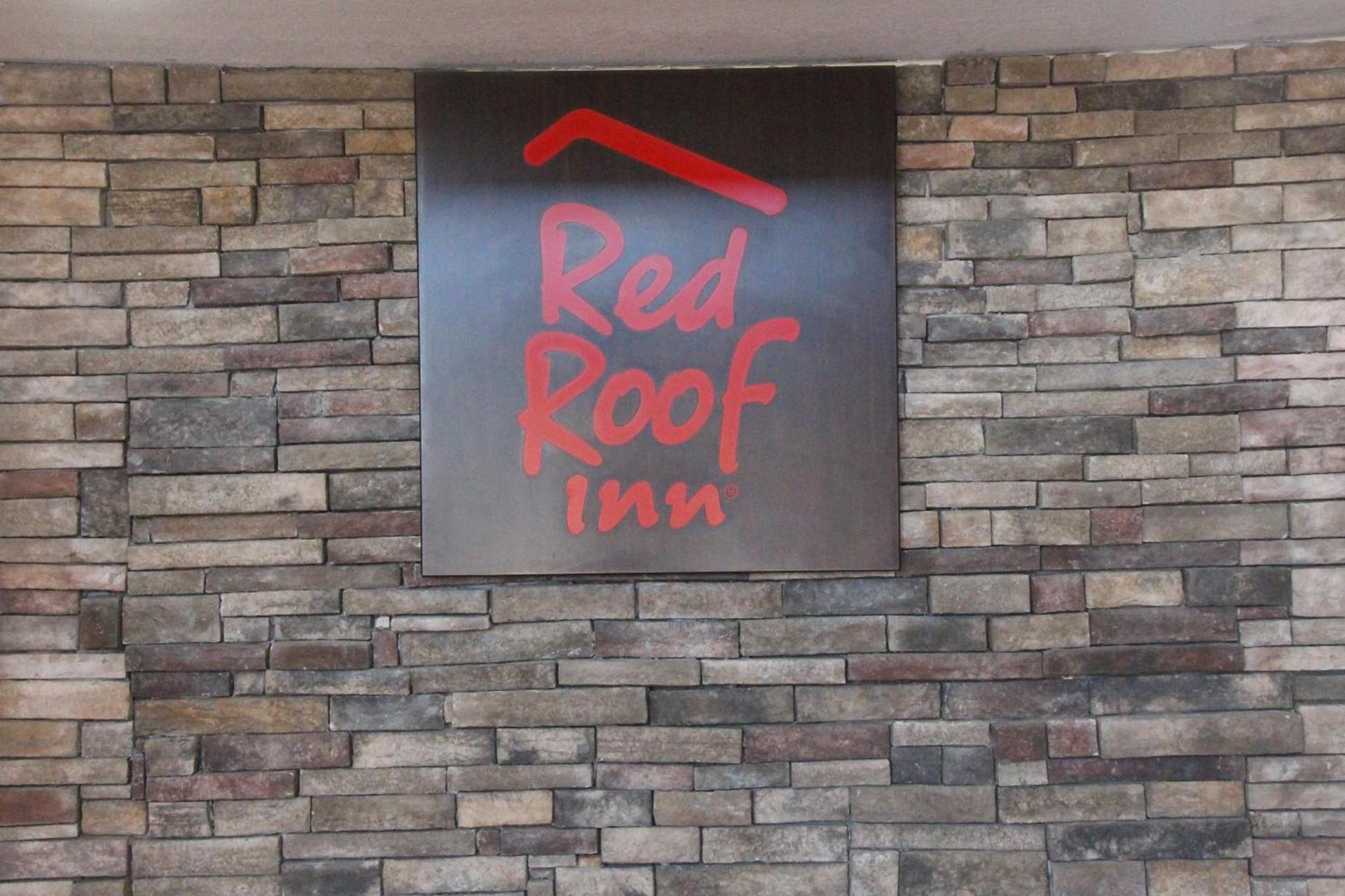 Red Roof Inn Pharr - McAllen photo 25