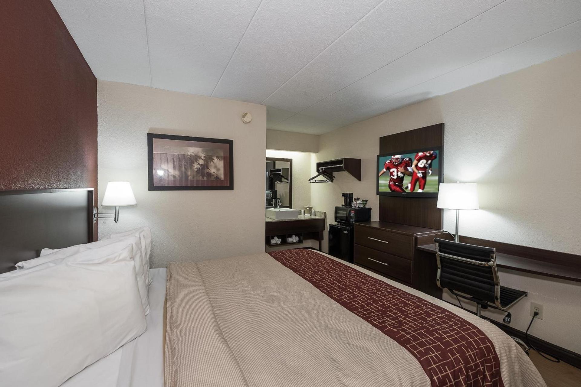 Red Roof Inn Toledo - Maumee photo 20