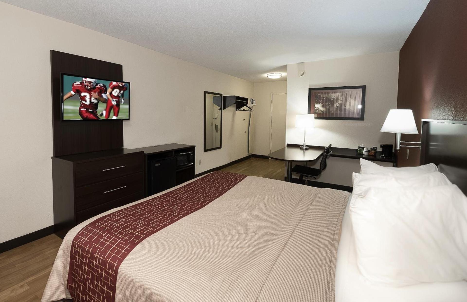 Red Roof Inn Toledo - Maumee photo 10