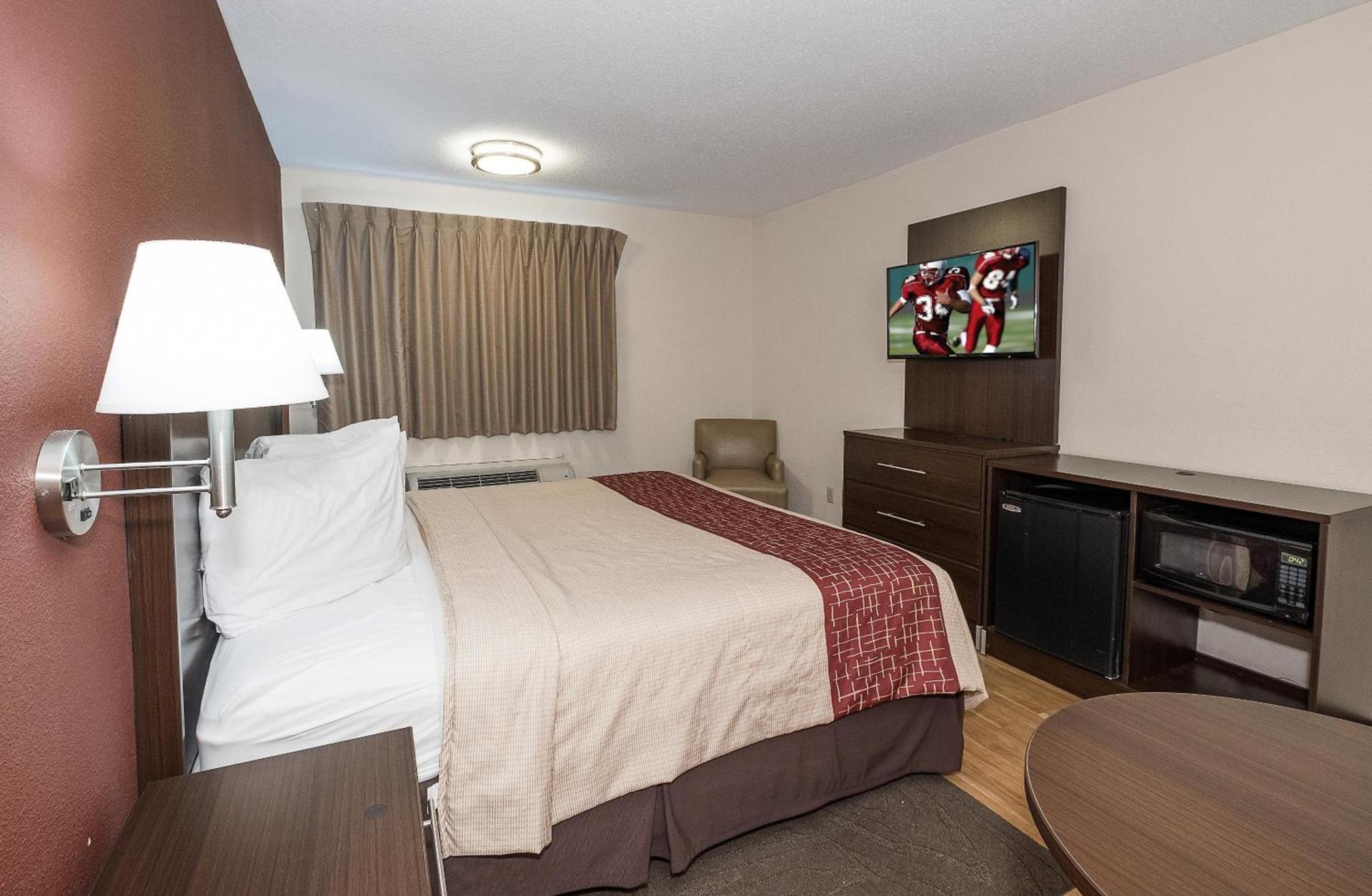 Red Roof Inn Toledo - Maumee photo 11