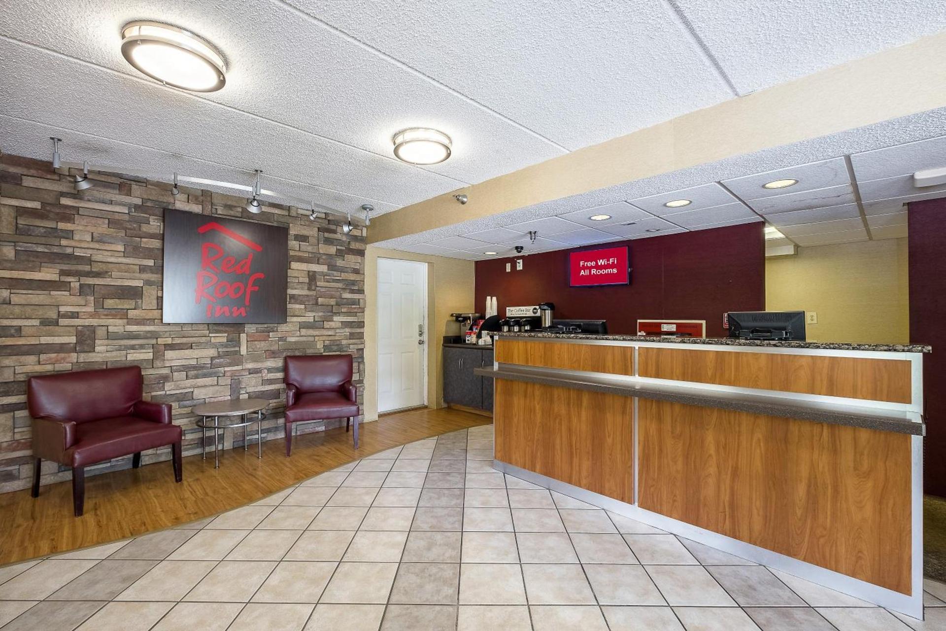 Red Roof Inn Tampa - Brandon photo 4