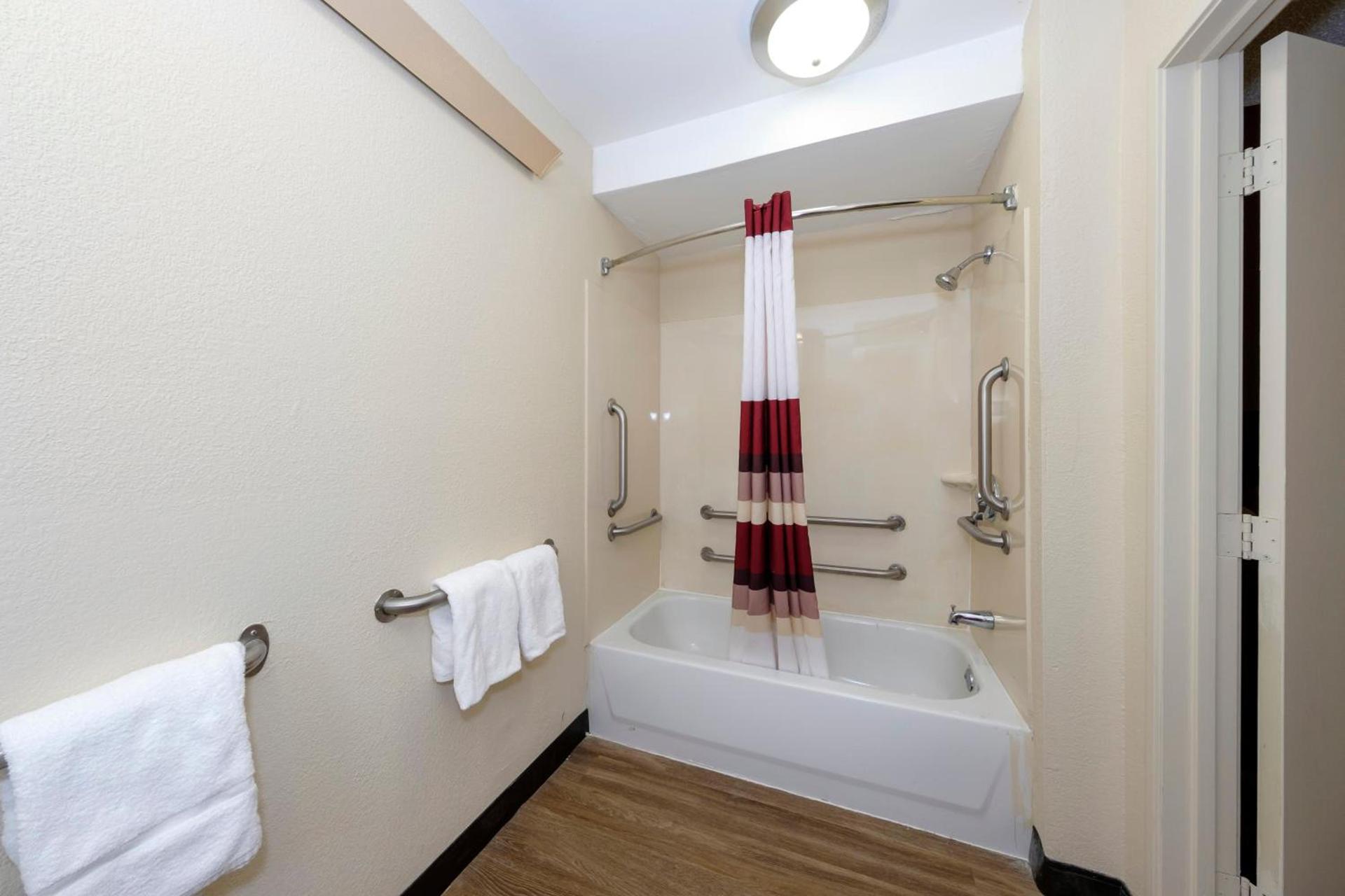 Red Roof Inn Tampa - Brandon photo 31