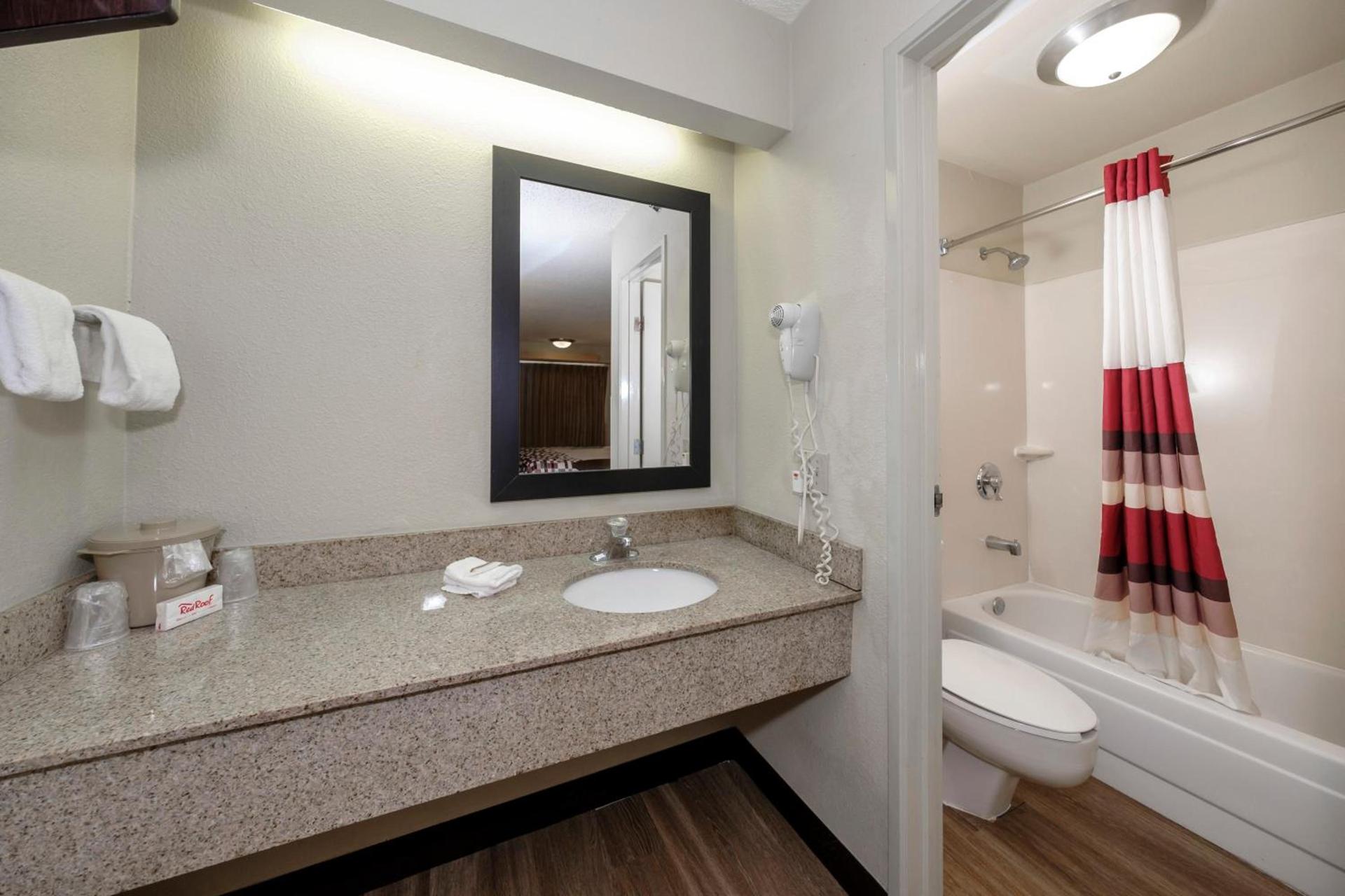 Red Roof Inn Tampa - Brandon photo 29