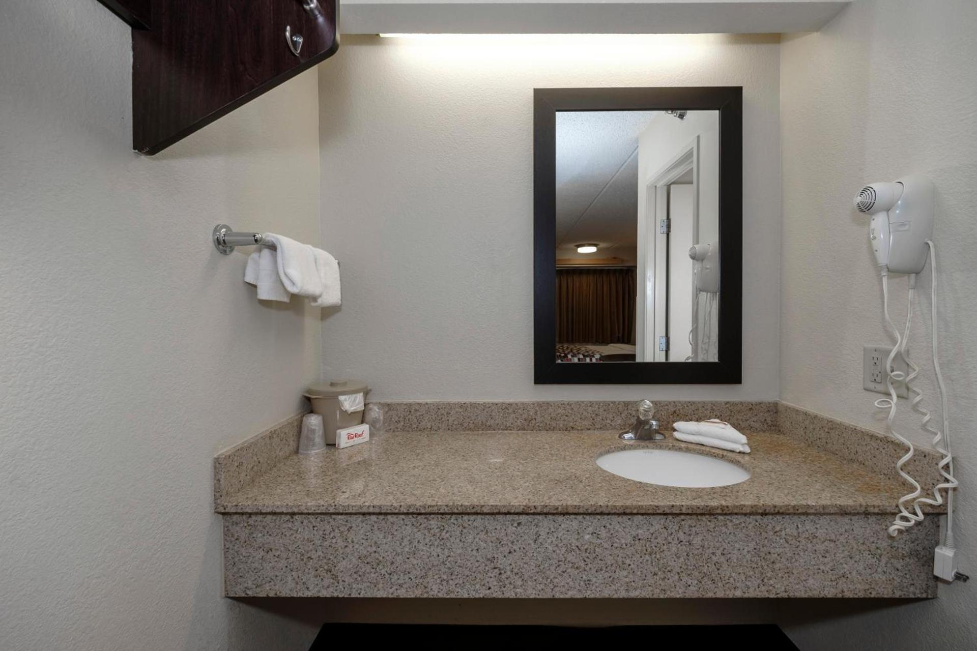 Red Roof Inn Tampa - Brandon photo 28