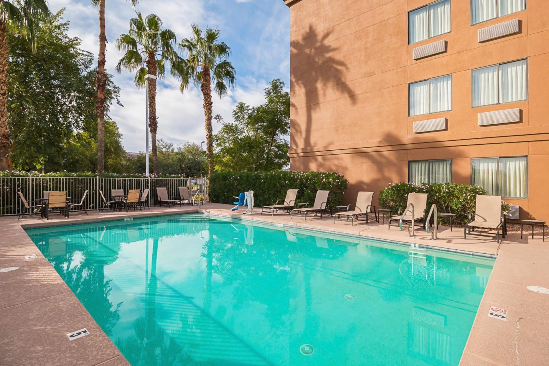 Red Roof Inn PLUS + Phoenix West photo 13