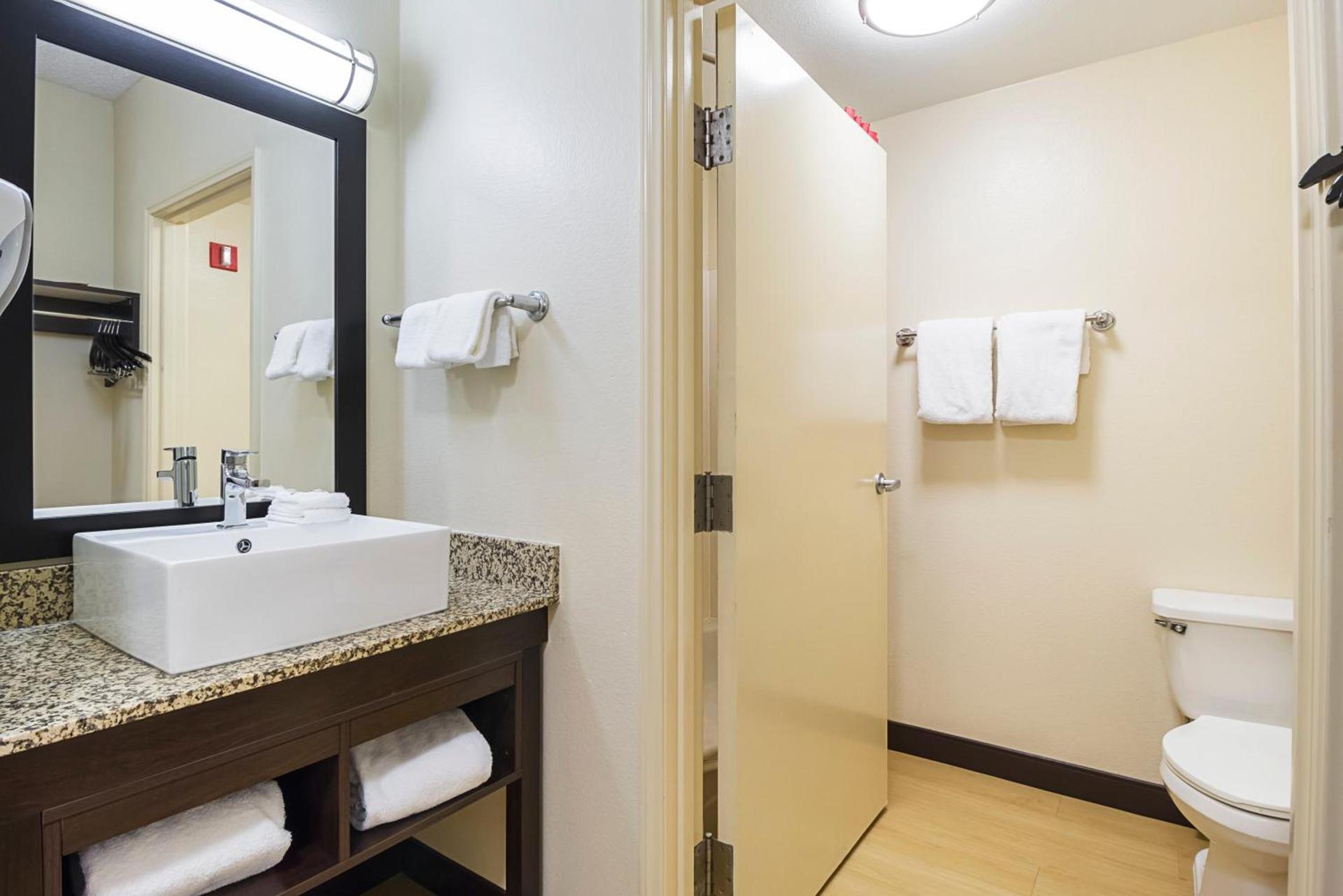 Red Roof Inn PLUS + Phoenix West photo 30