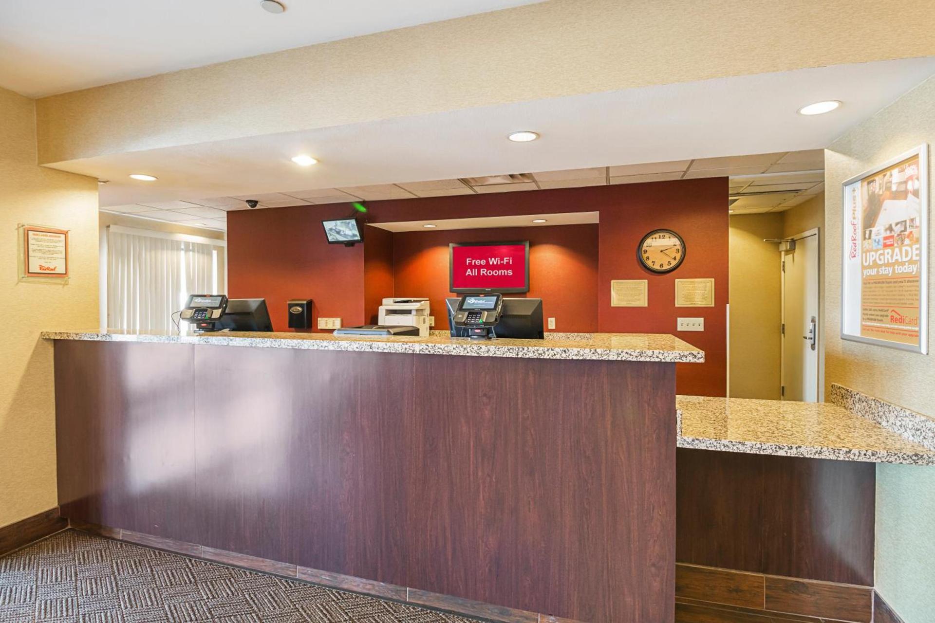 Red Roof Inn PLUS + Phoenix West photo 7