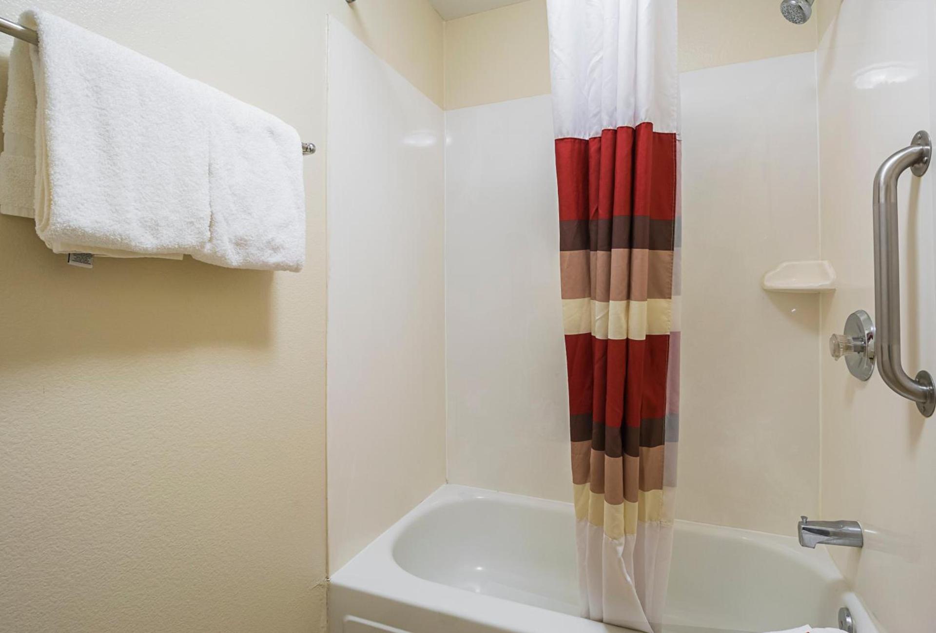 Red Roof Inn PLUS + Phoenix West photo 36